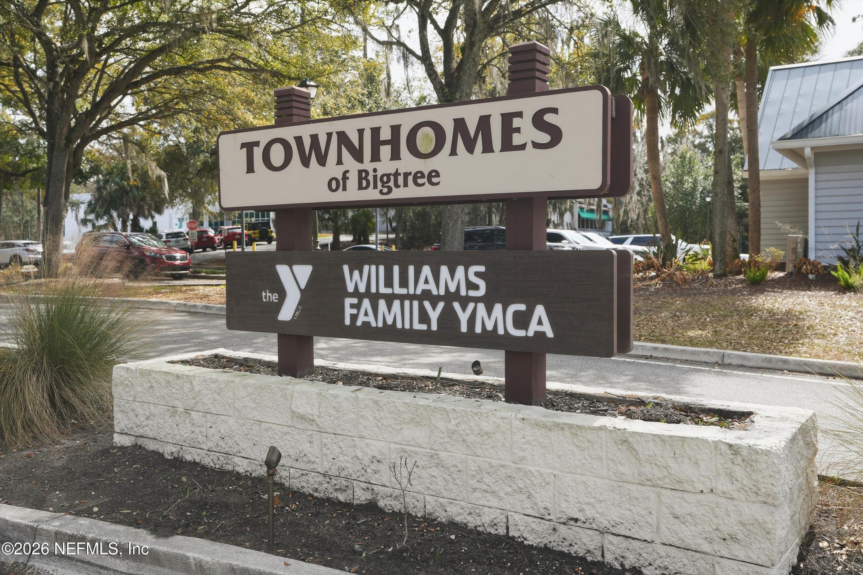 10407 BIGTREE Circle W