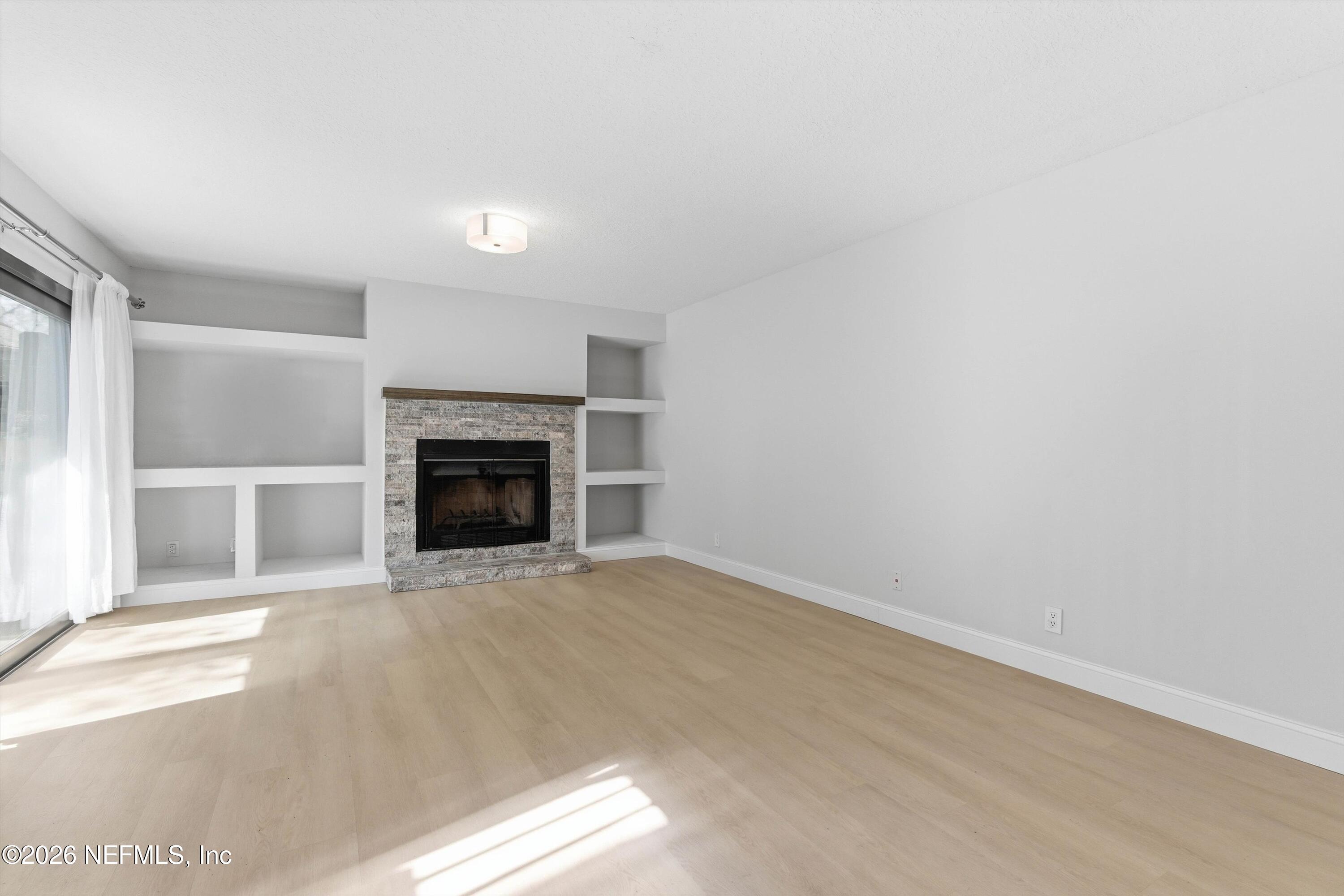 10407 BIGTREE Circle W