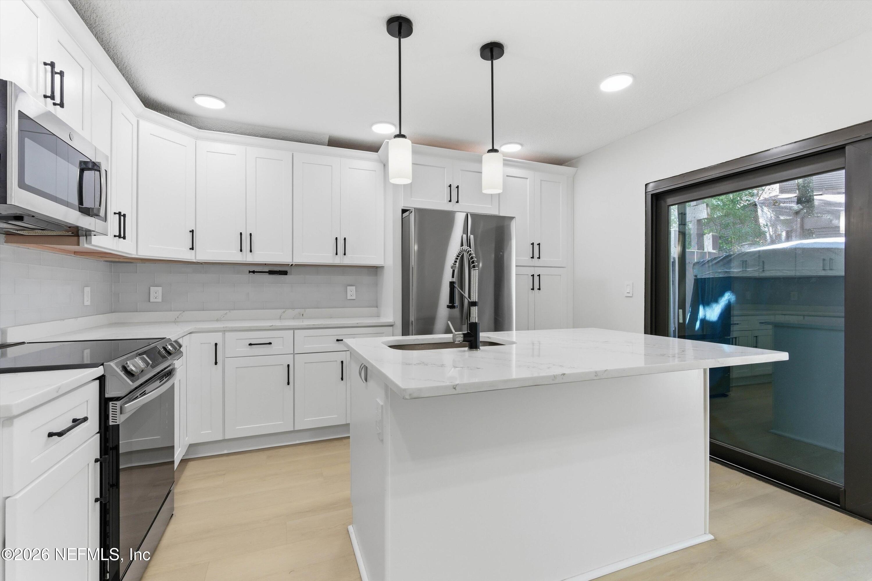 10407 BIGTREE Circle W