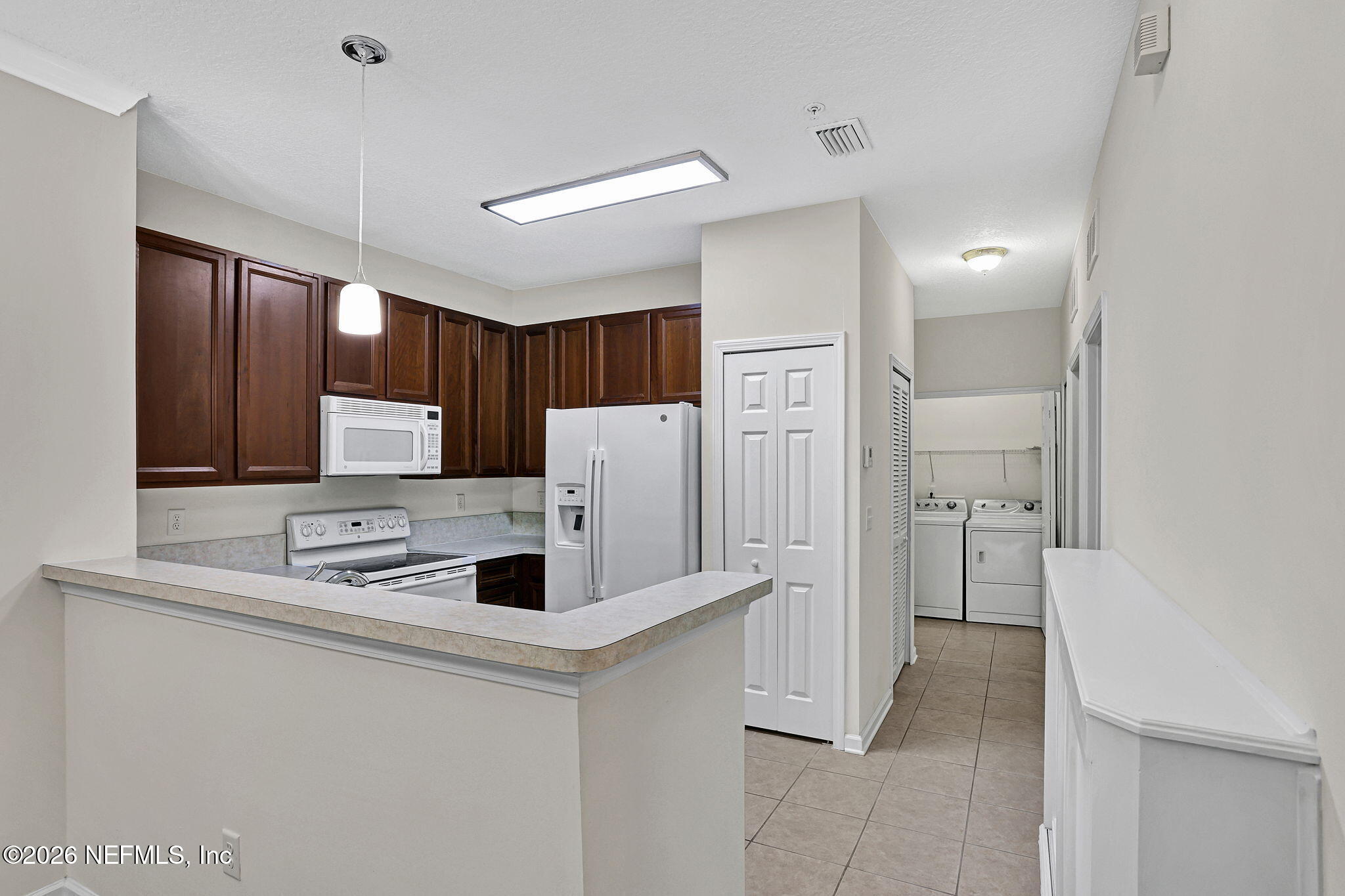 3904 VIA DI OLIVIA Court 40