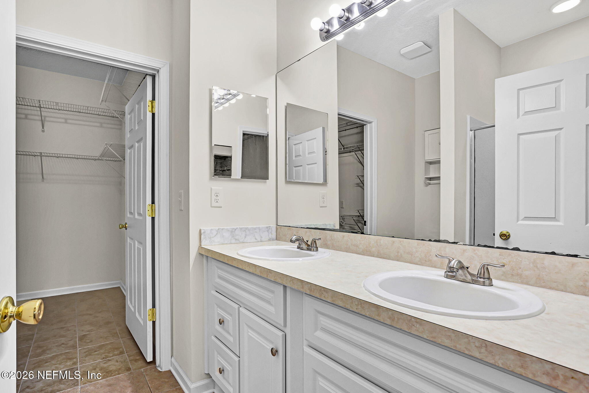 3904 VIA DI OLIVIA Court 40