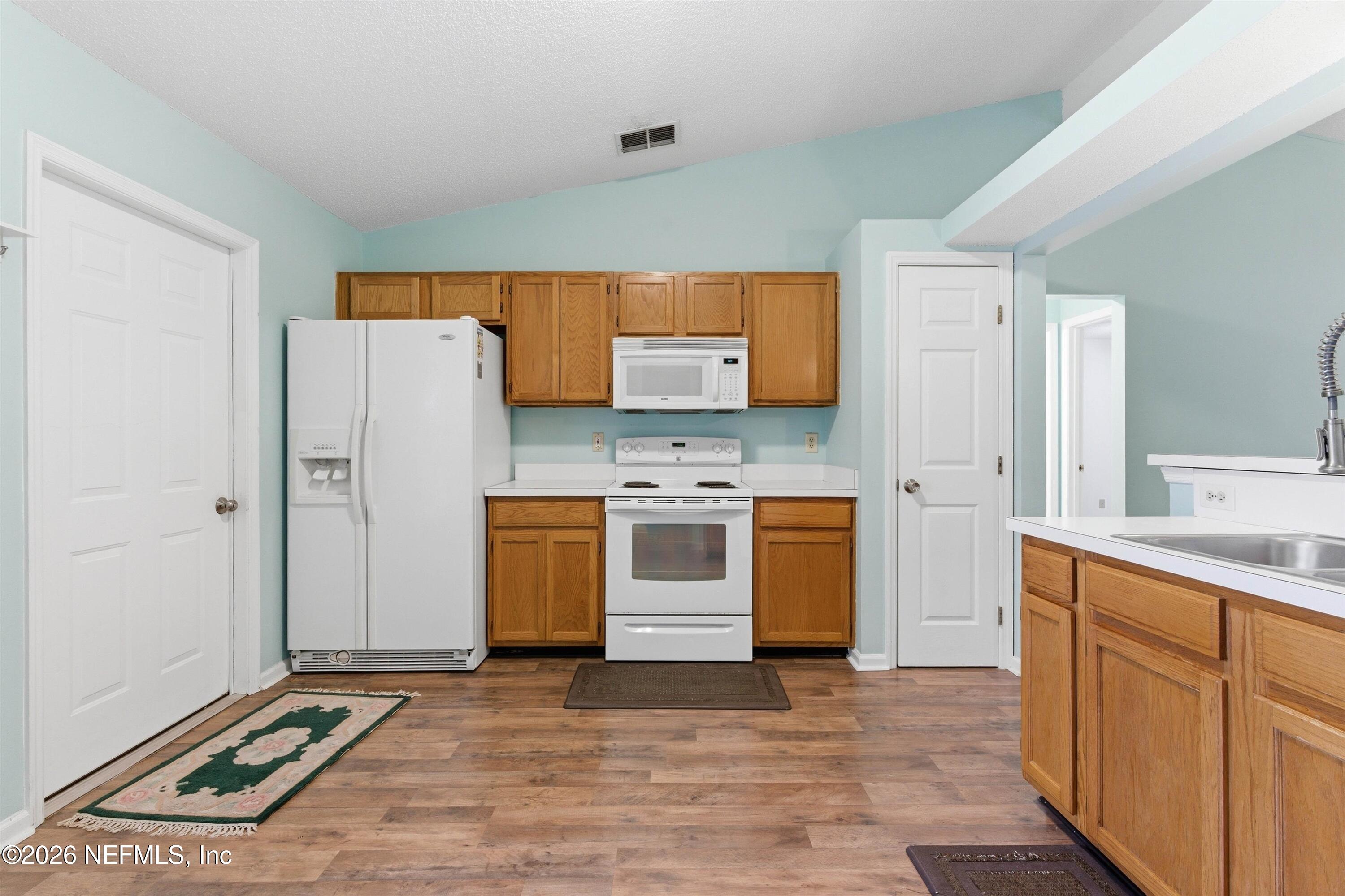 5572 BLUE PACIFIC Drive