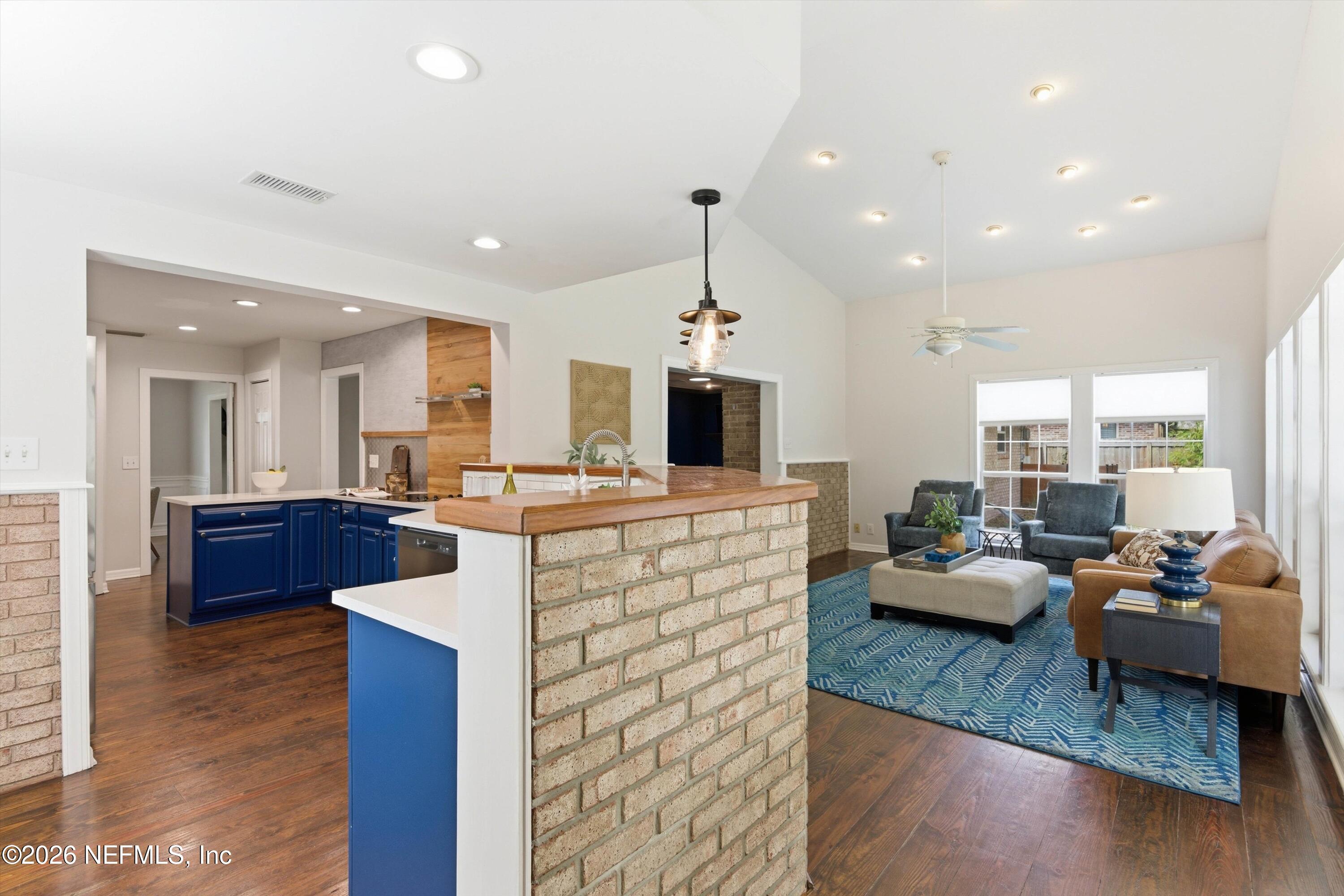 8631 SAN SERVERA Drive E