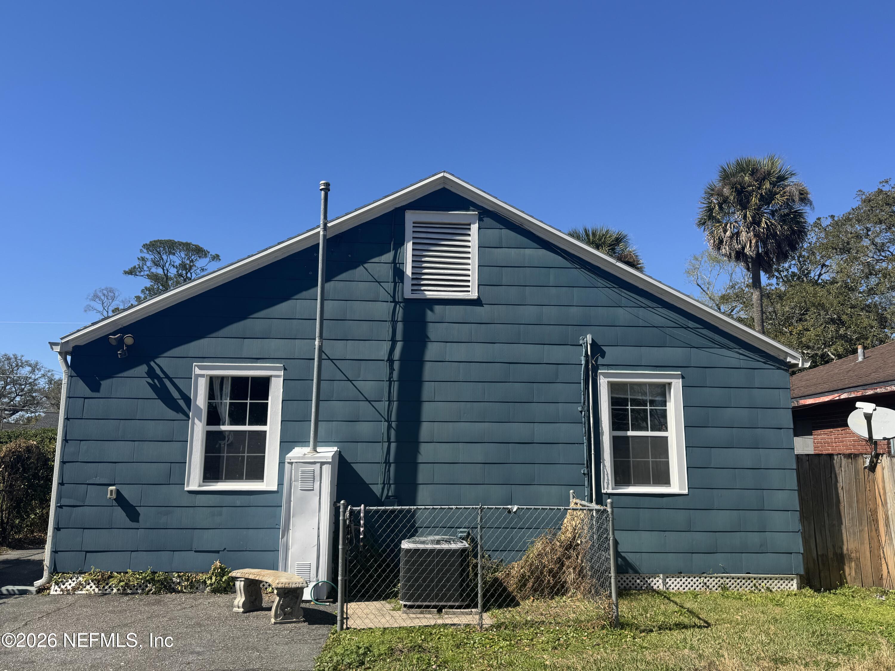 3230 MAYFLOWER Street
