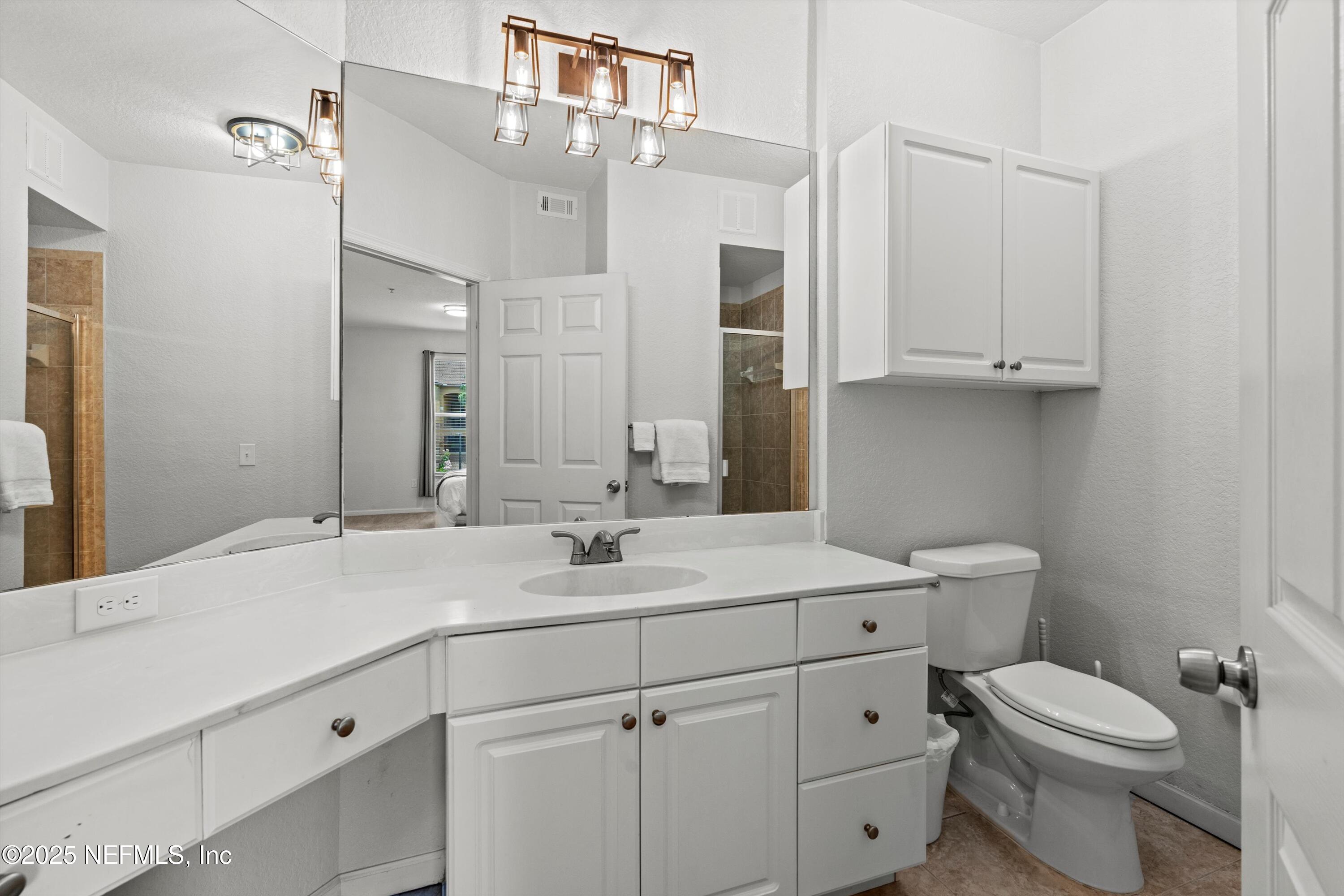 8539 GATE Parkway W 131