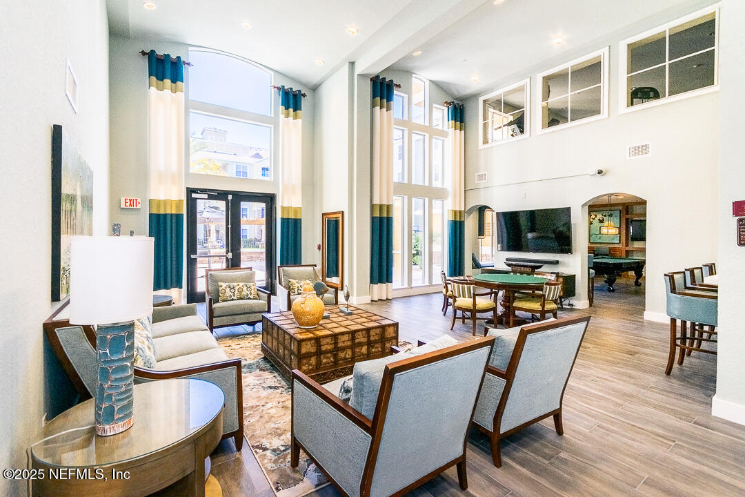 8539 GATE Parkway W 131