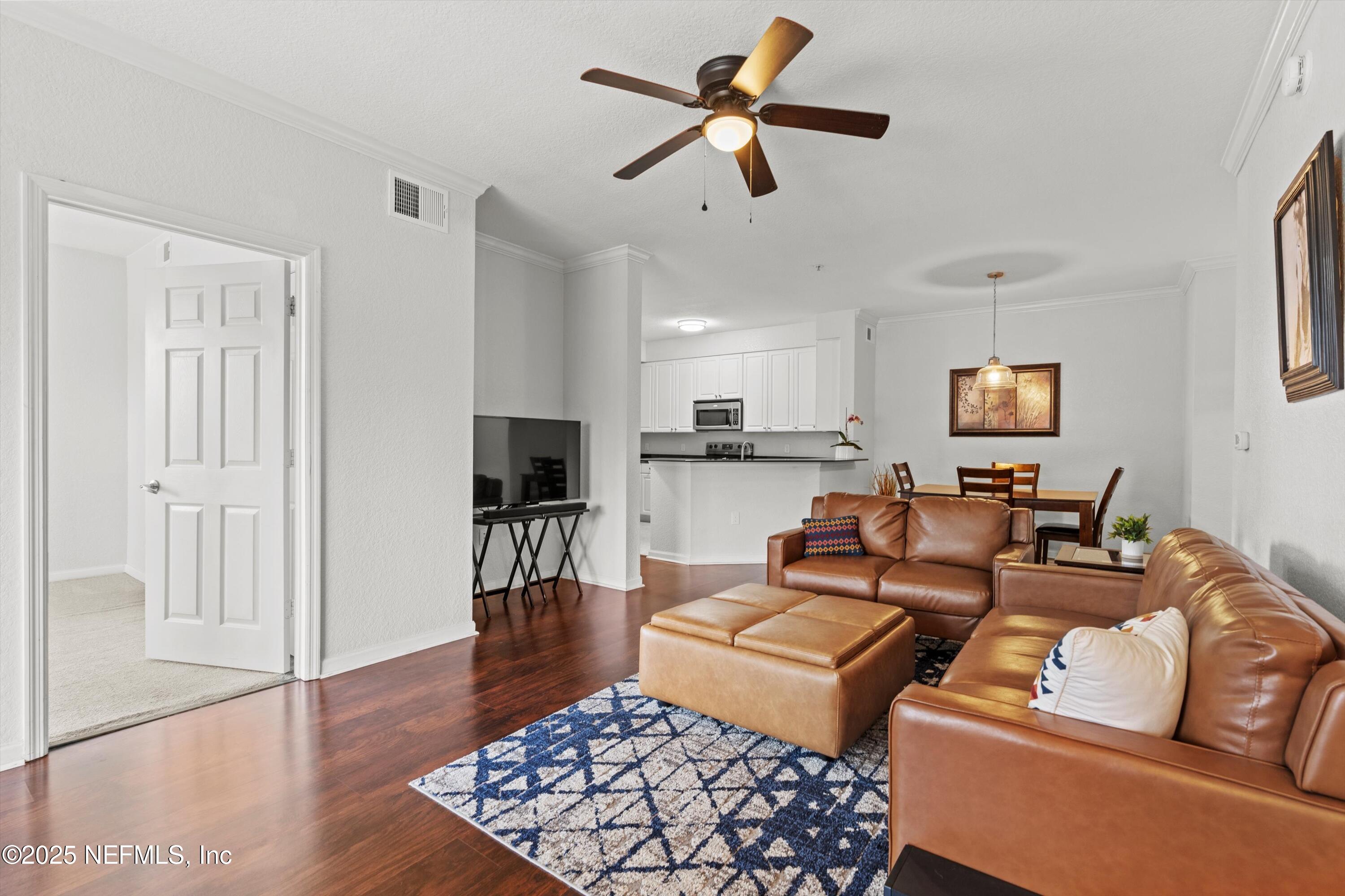 8539 GATE Parkway W 131