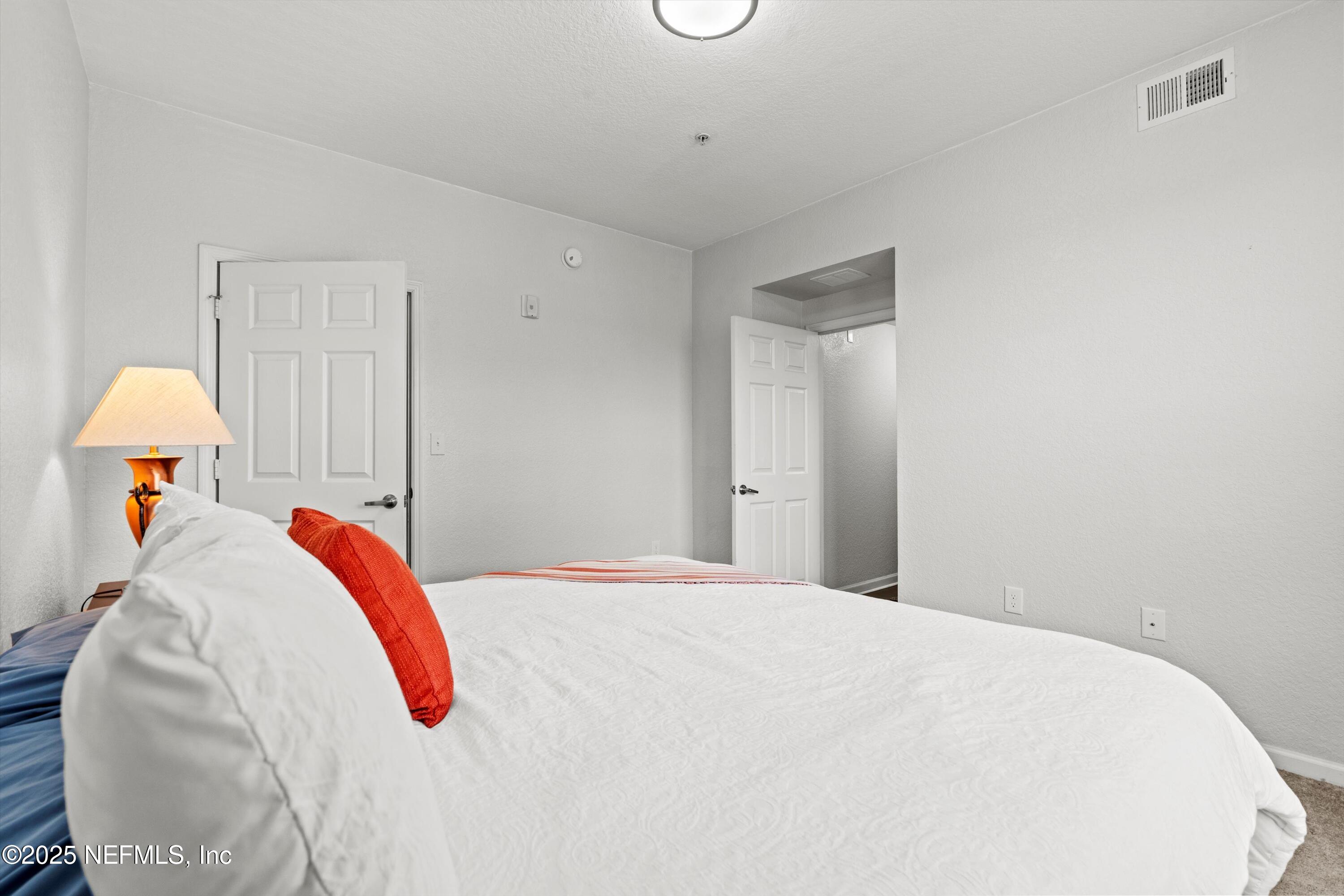 8539 GATE Parkway W 131