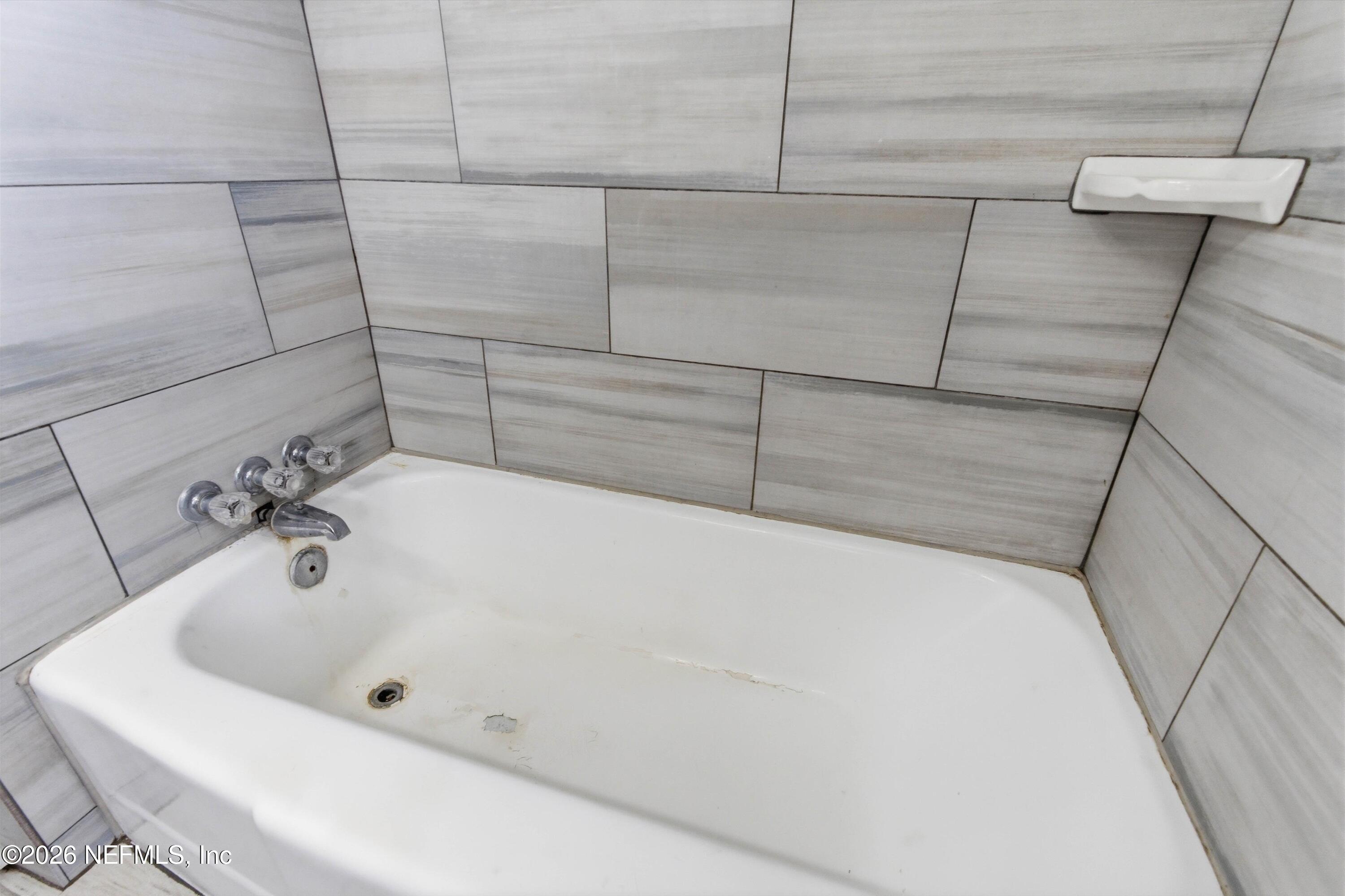 2438 BUTTONWOOD Drive