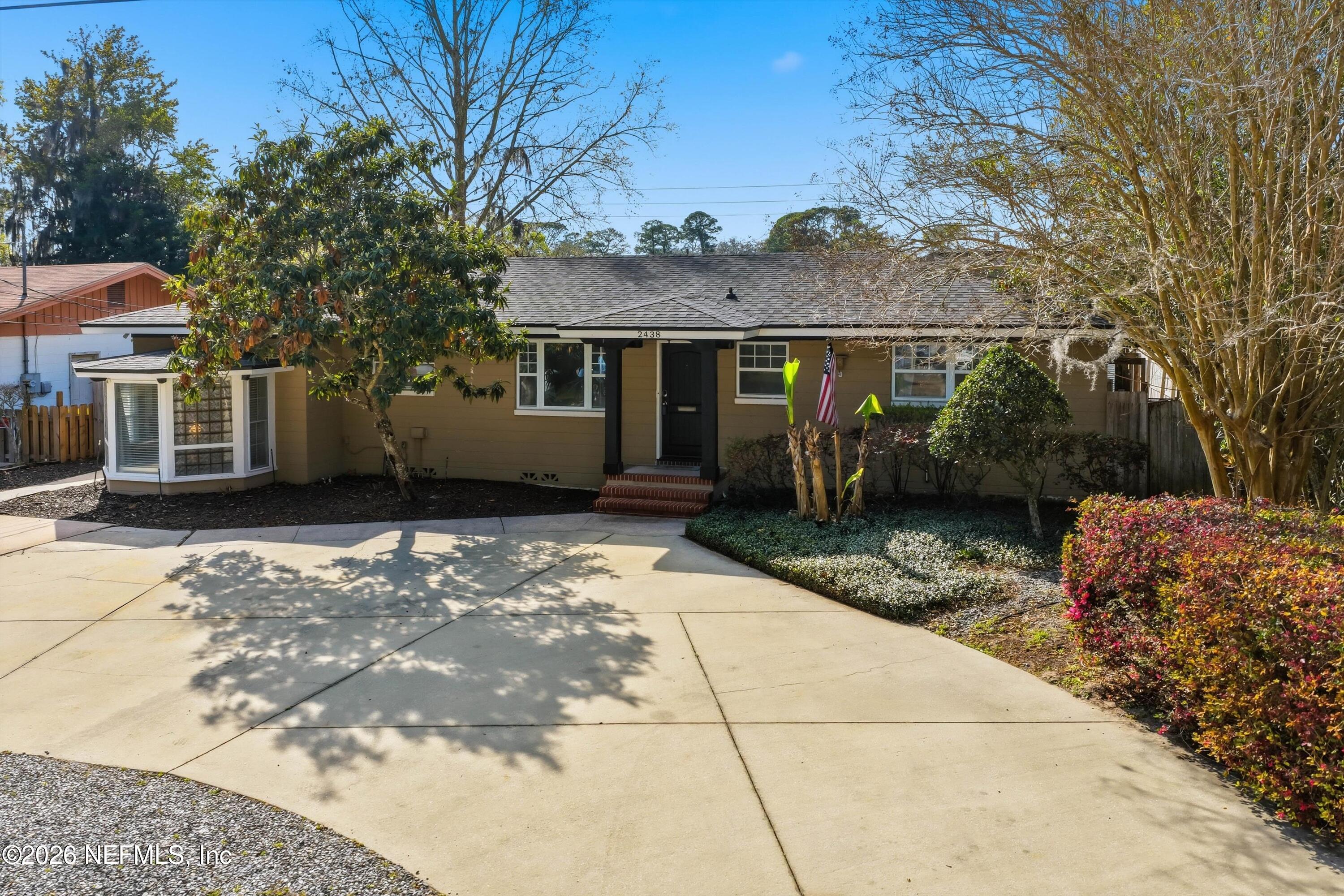 2438 BUTTONWOOD Drive