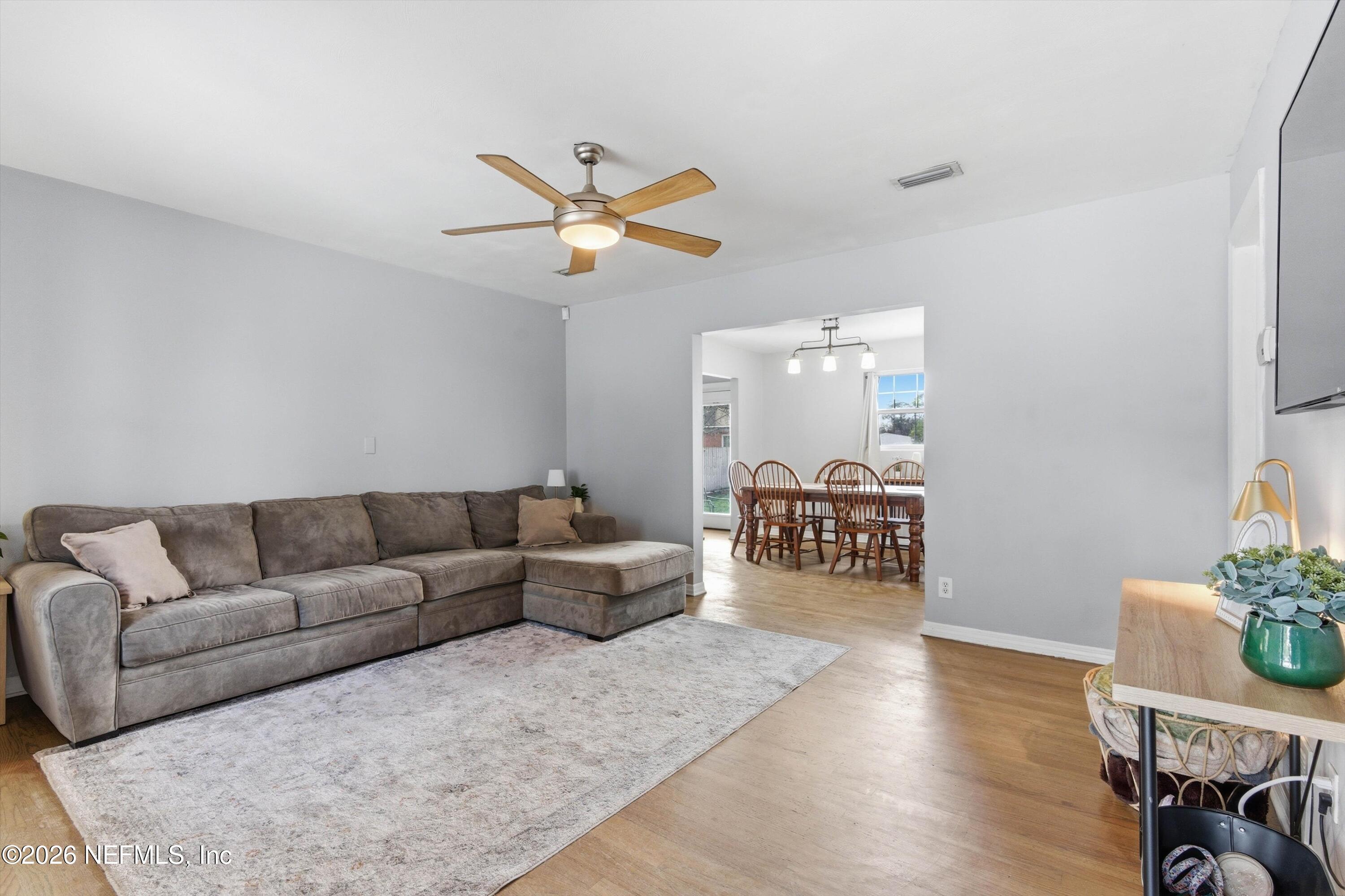 2438 BUTTONWOOD Drive