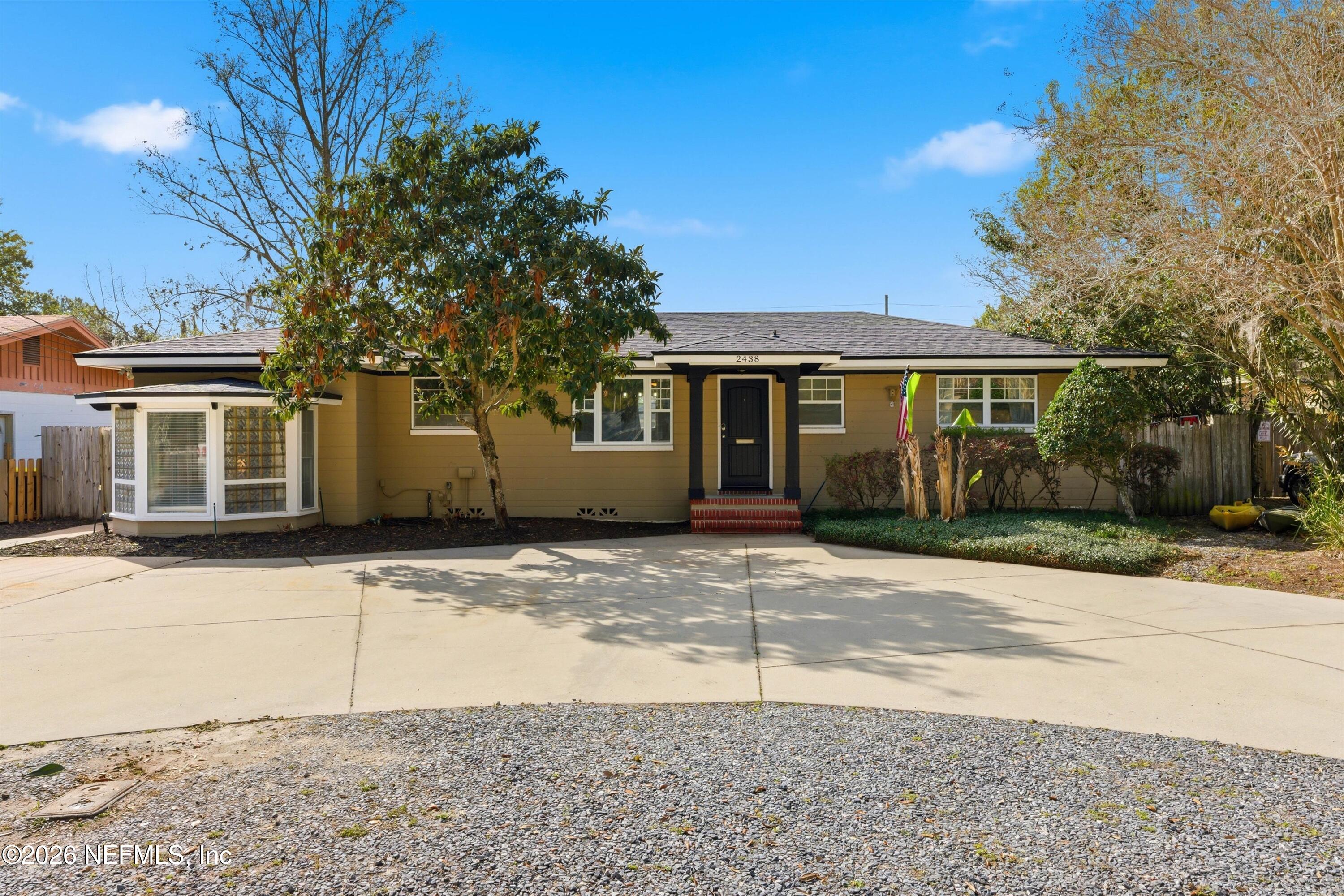 2438 BUTTONWOOD Drive