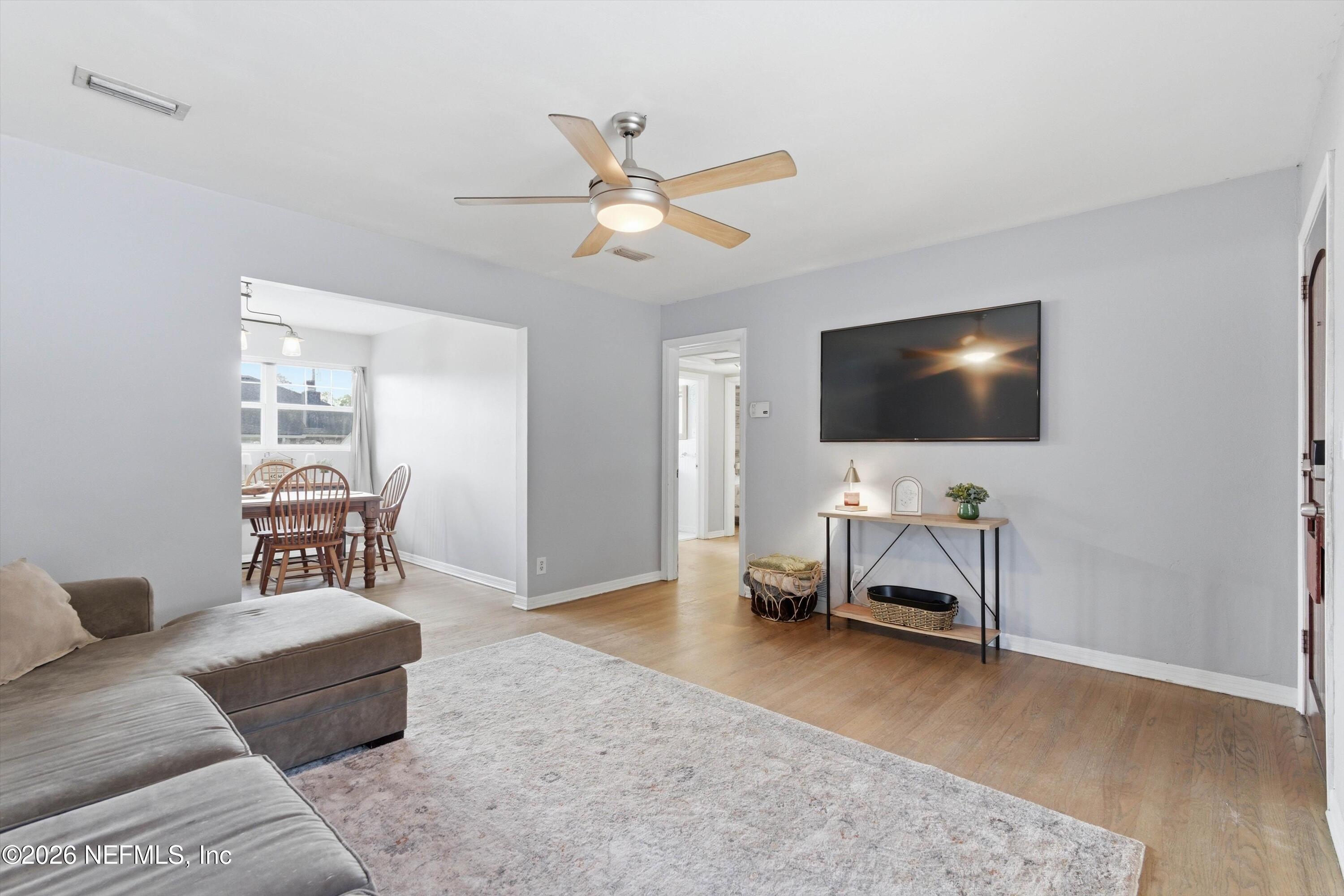 2438 BUTTONWOOD Drive