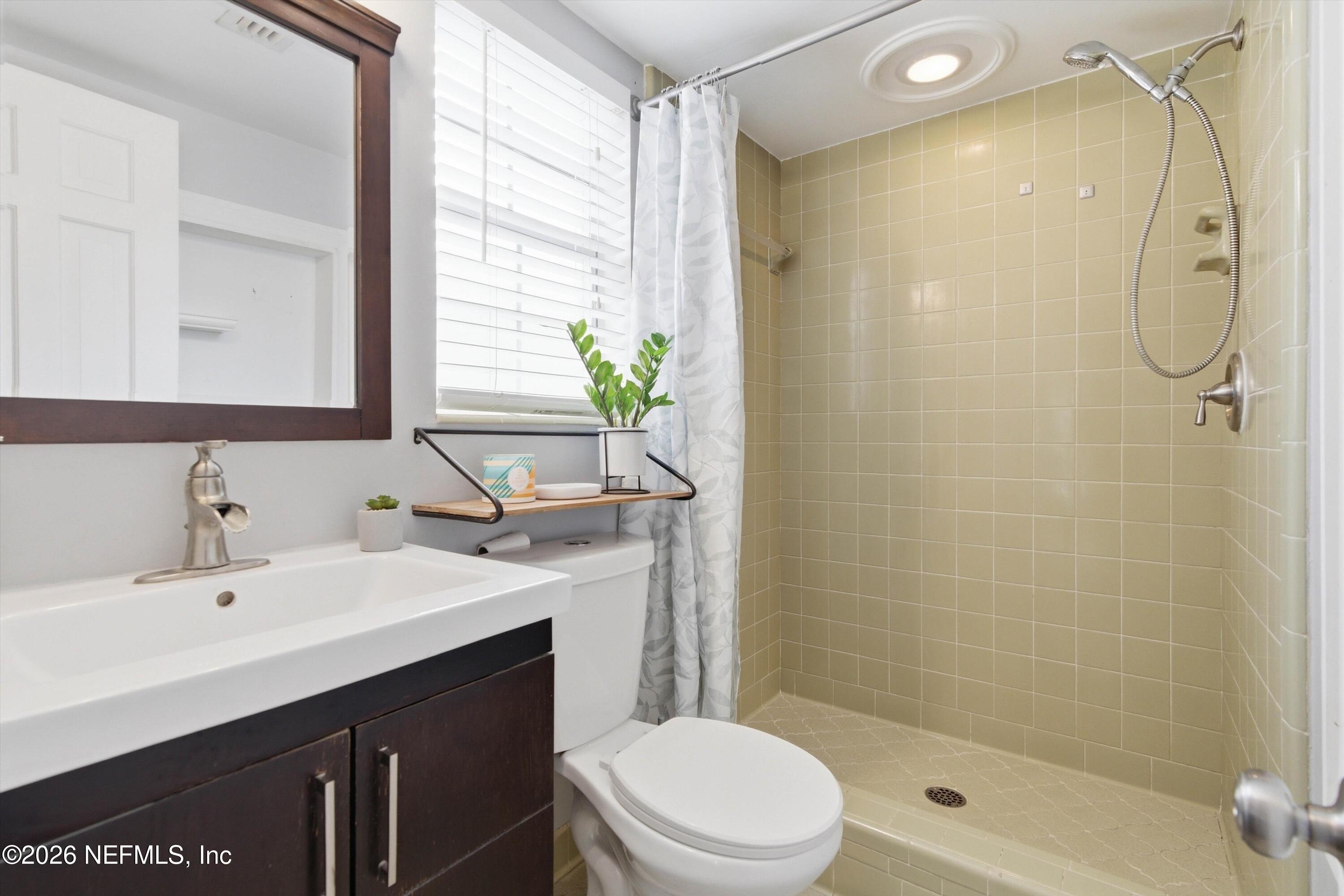 2438 BUTTONWOOD Drive