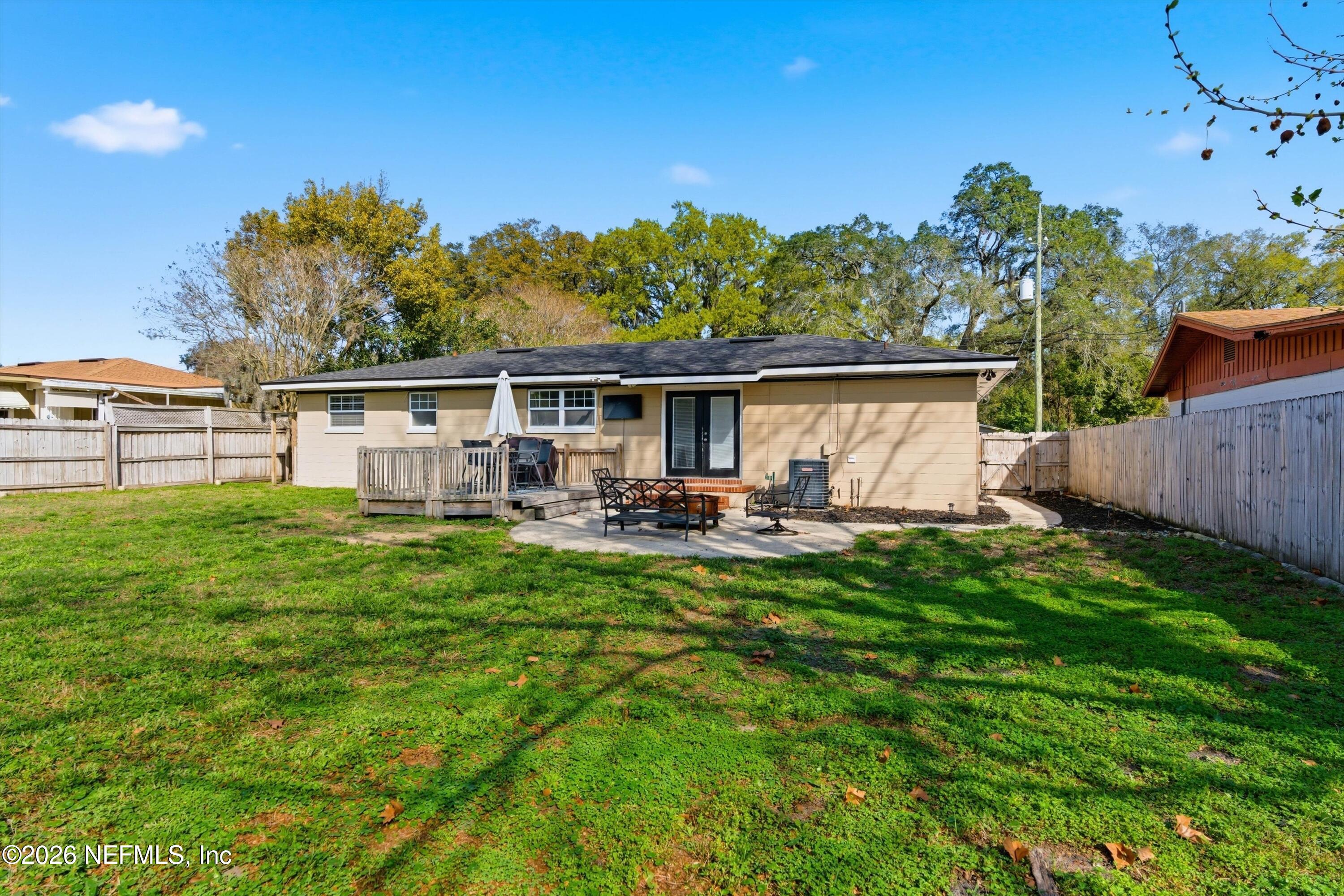 2438 BUTTONWOOD Drive