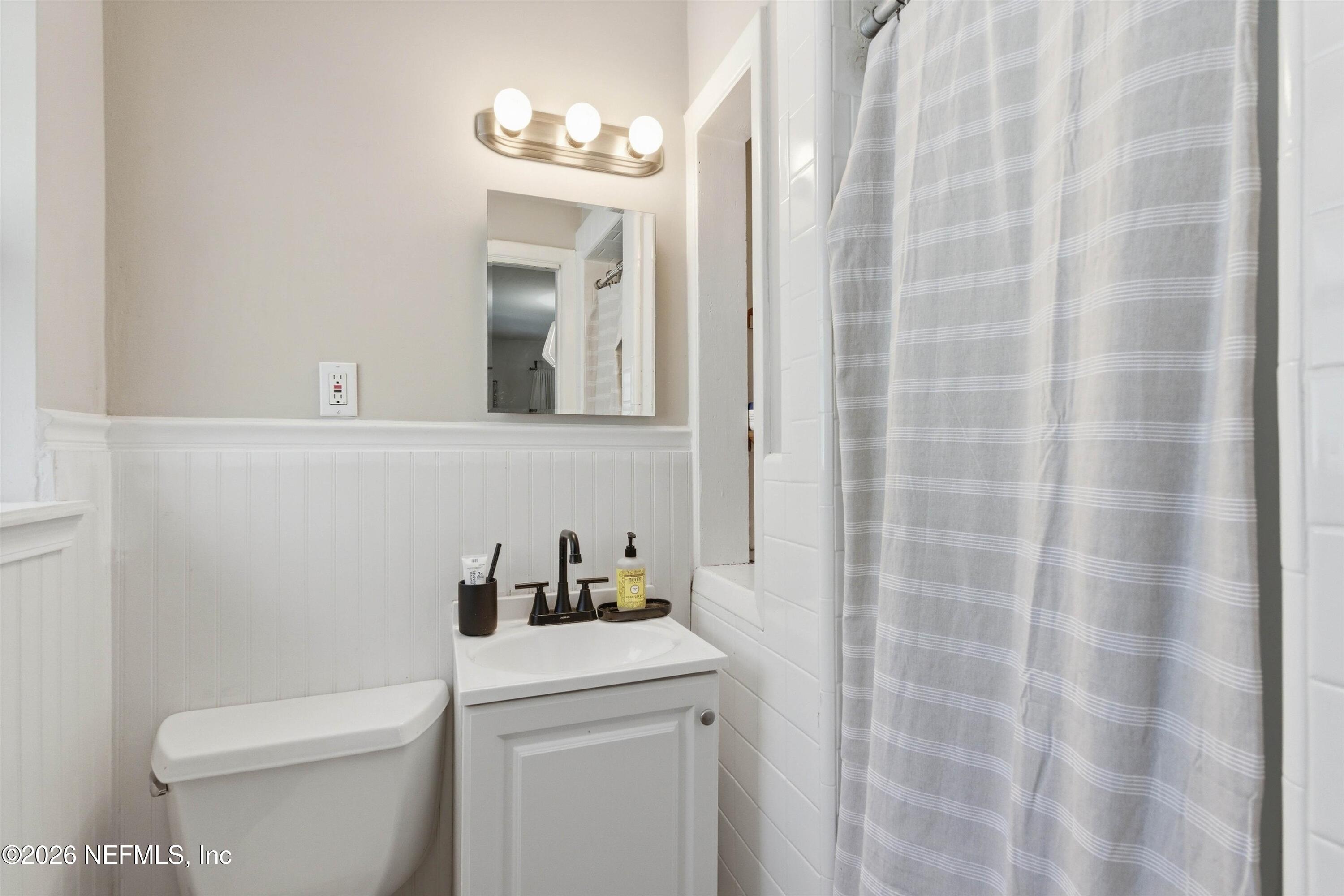 2438 BUTTONWOOD Drive