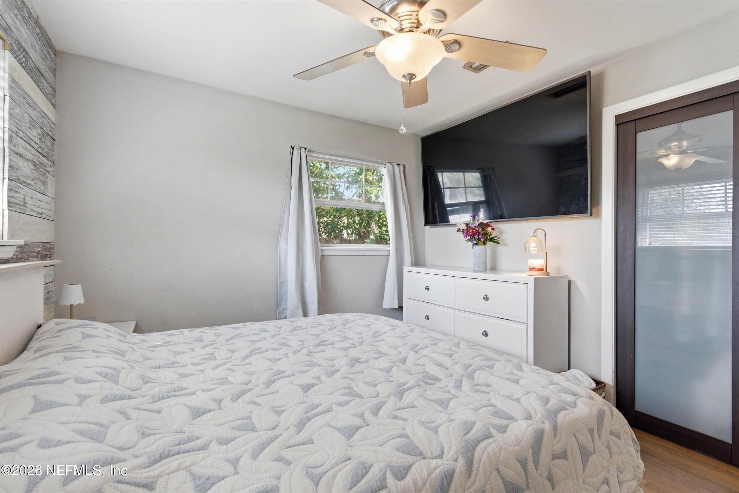 2438 BUTTONWOOD Drive