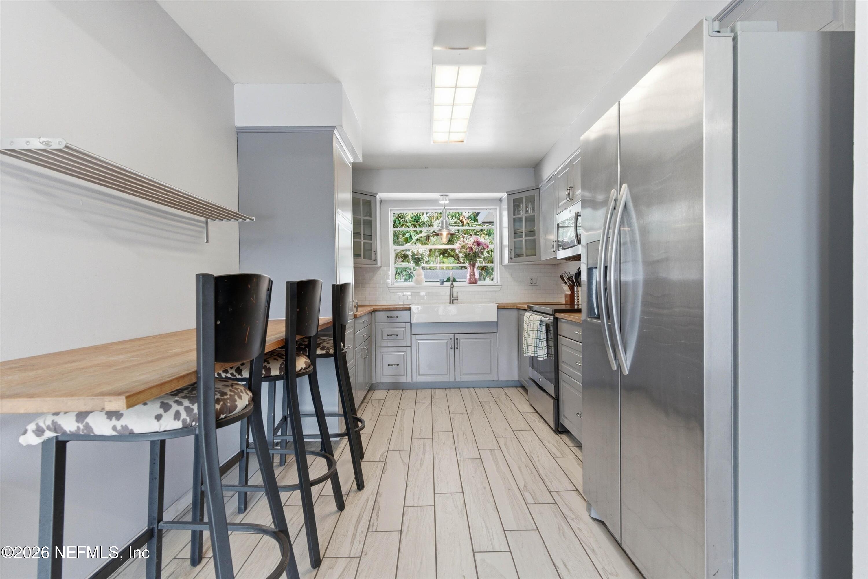 2438 BUTTONWOOD Drive