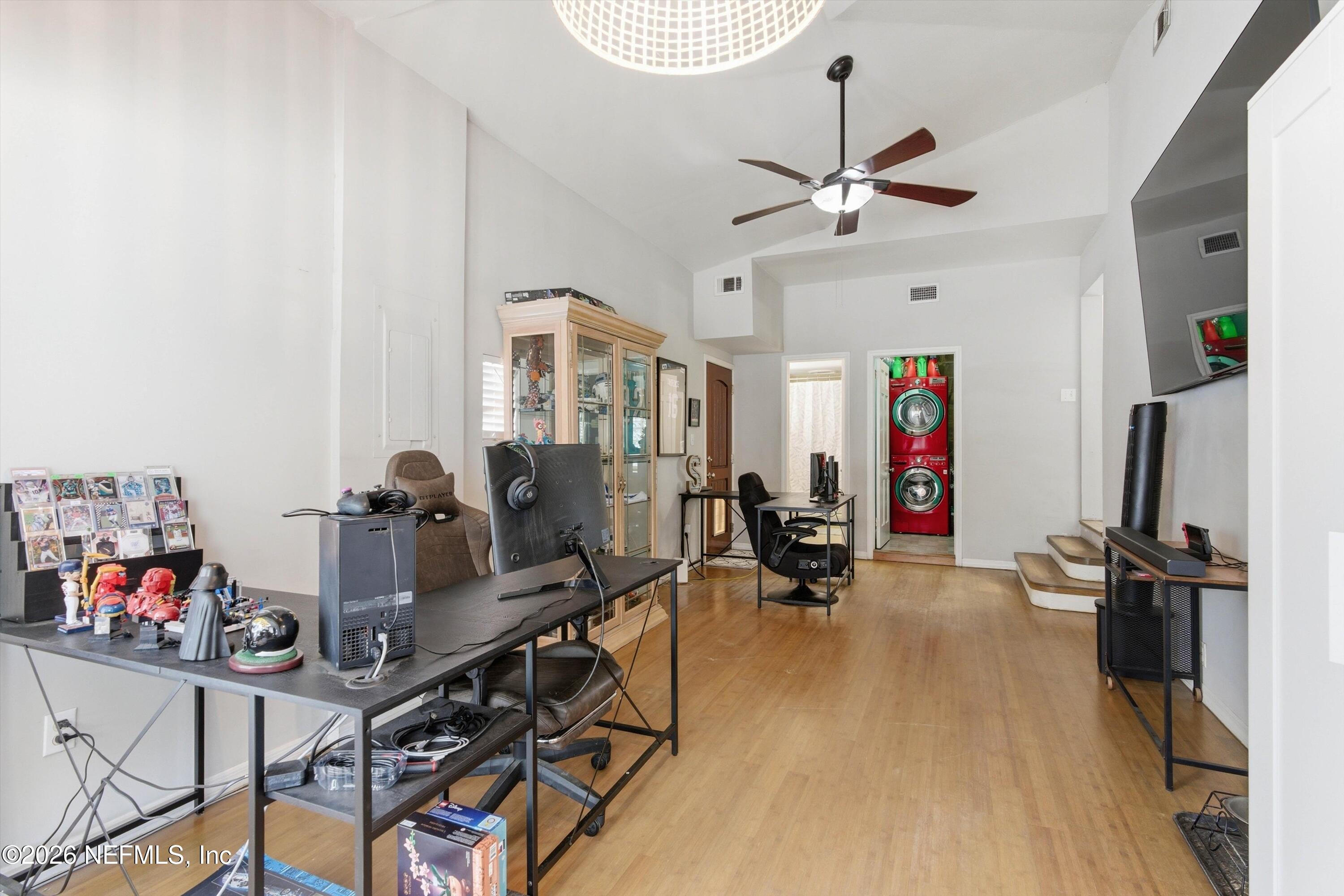 2438 BUTTONWOOD Drive