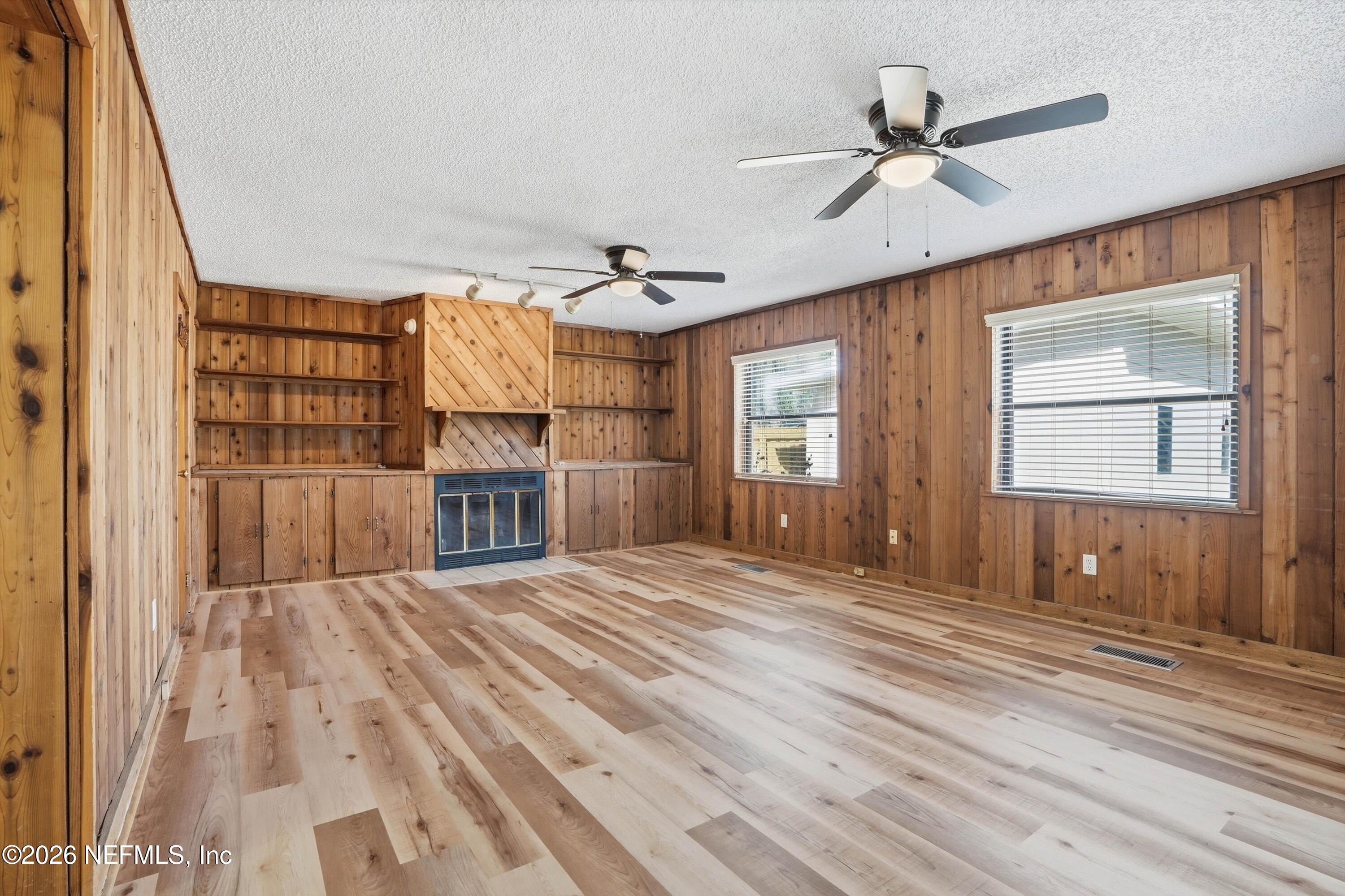 2149 LOU Drive W