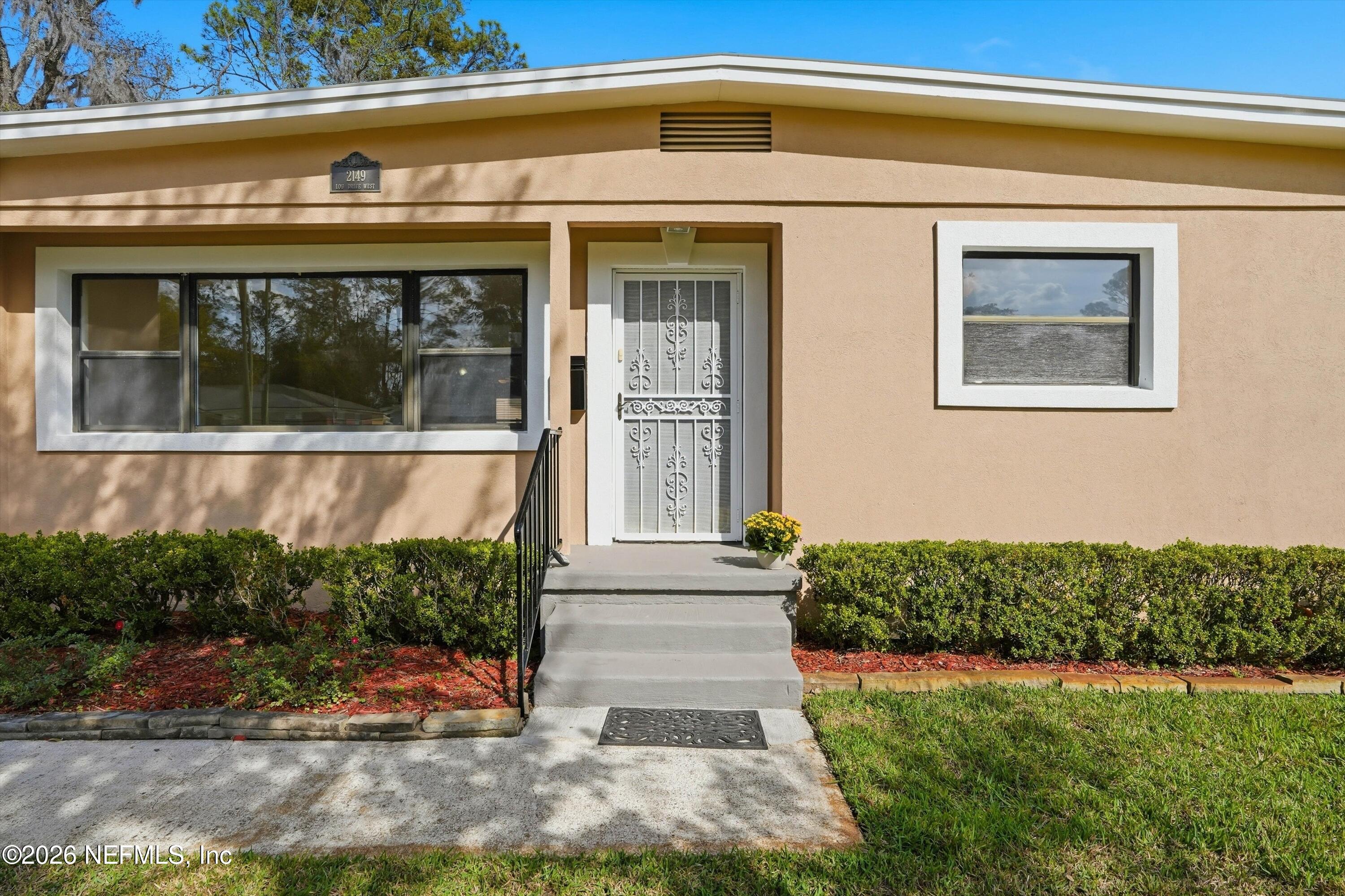 2149 LOU Drive W