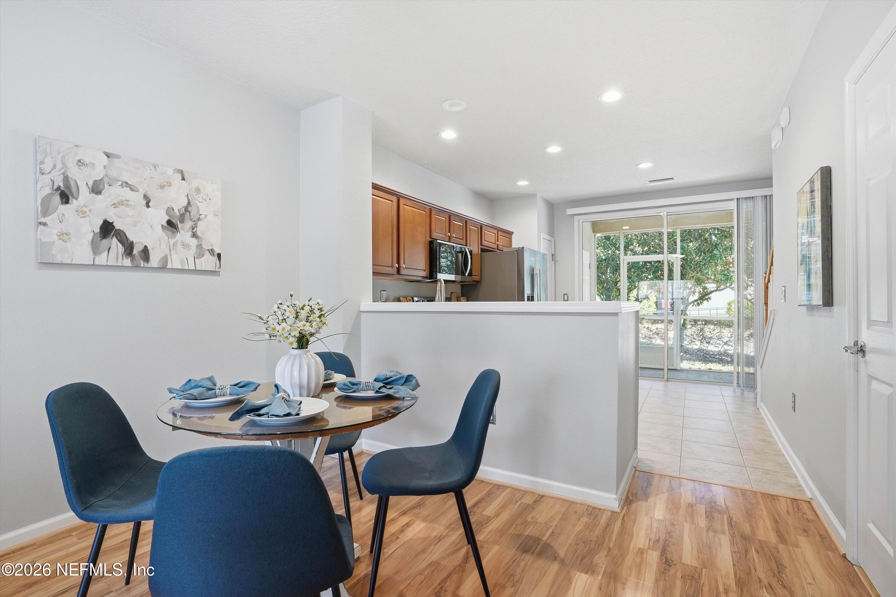 8127 SUMMER GATE Court