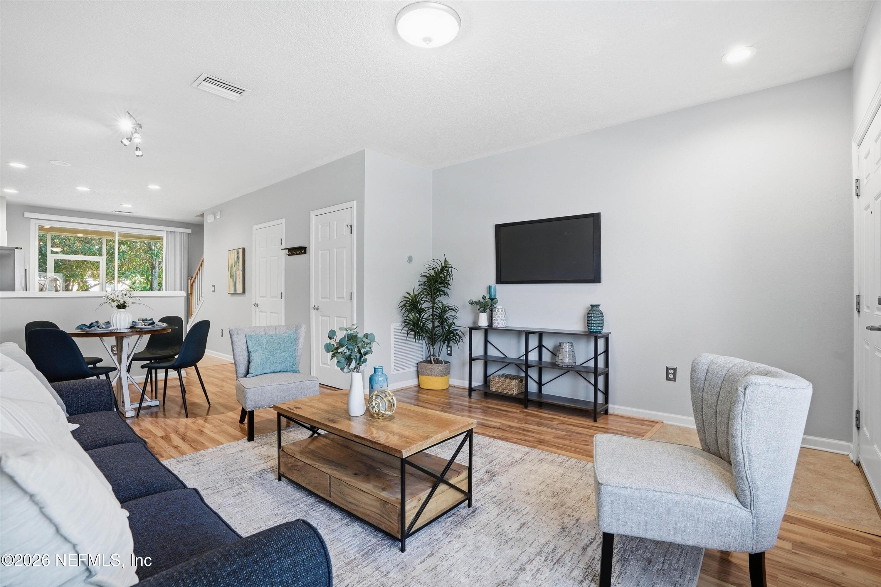 8127 SUMMER GATE Court