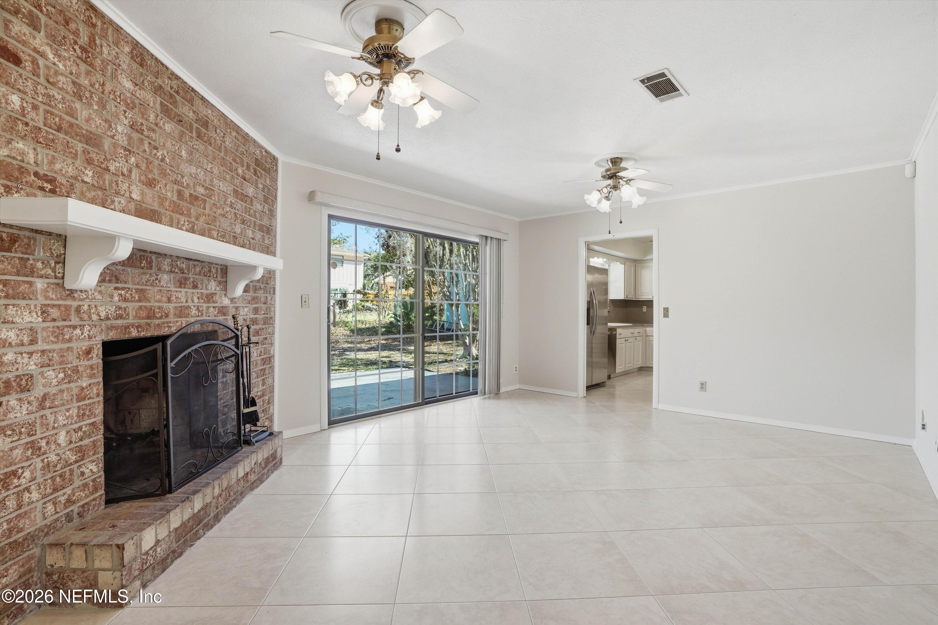 5375 JOHN REYNOLDS Drive