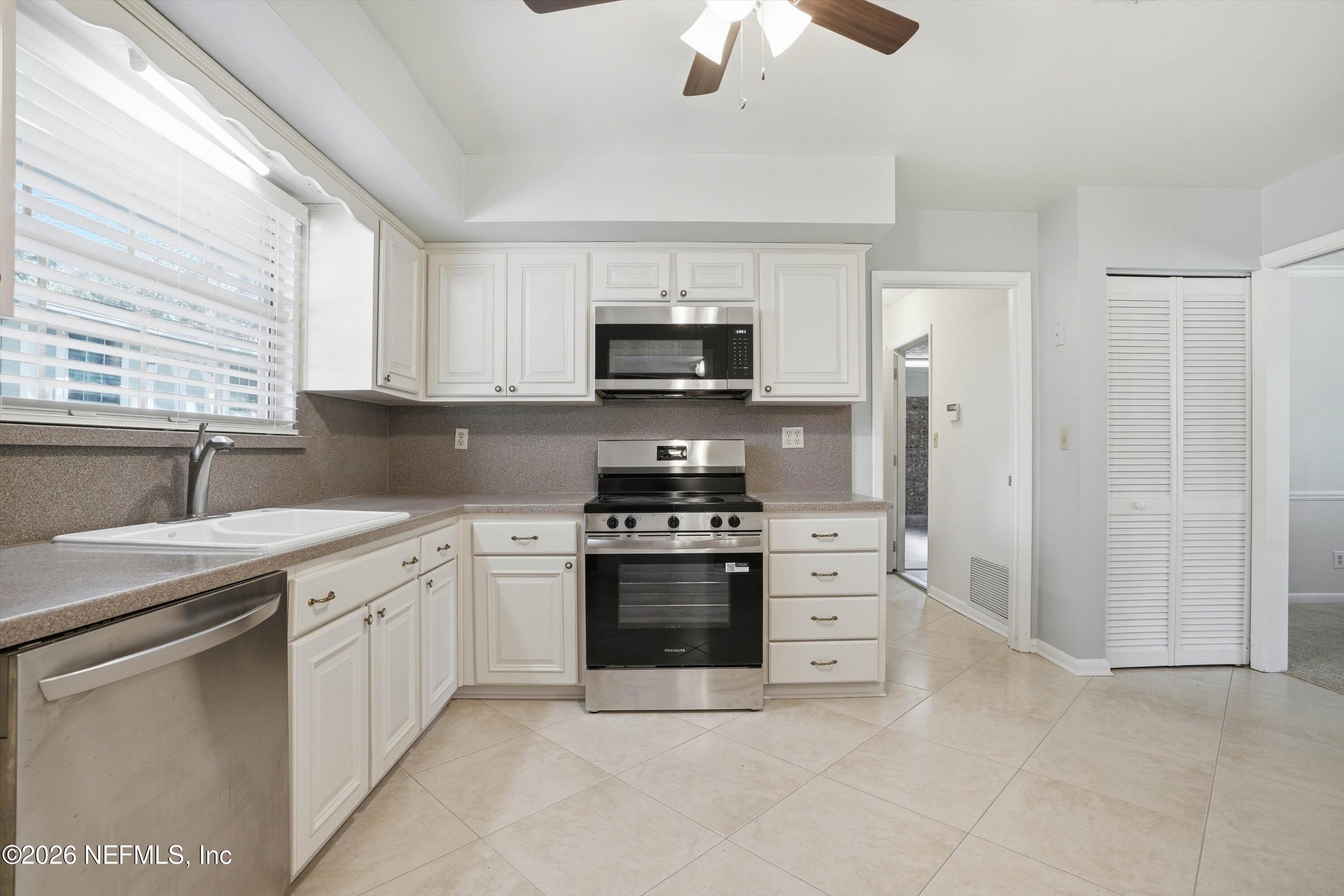 5375 JOHN REYNOLDS Drive