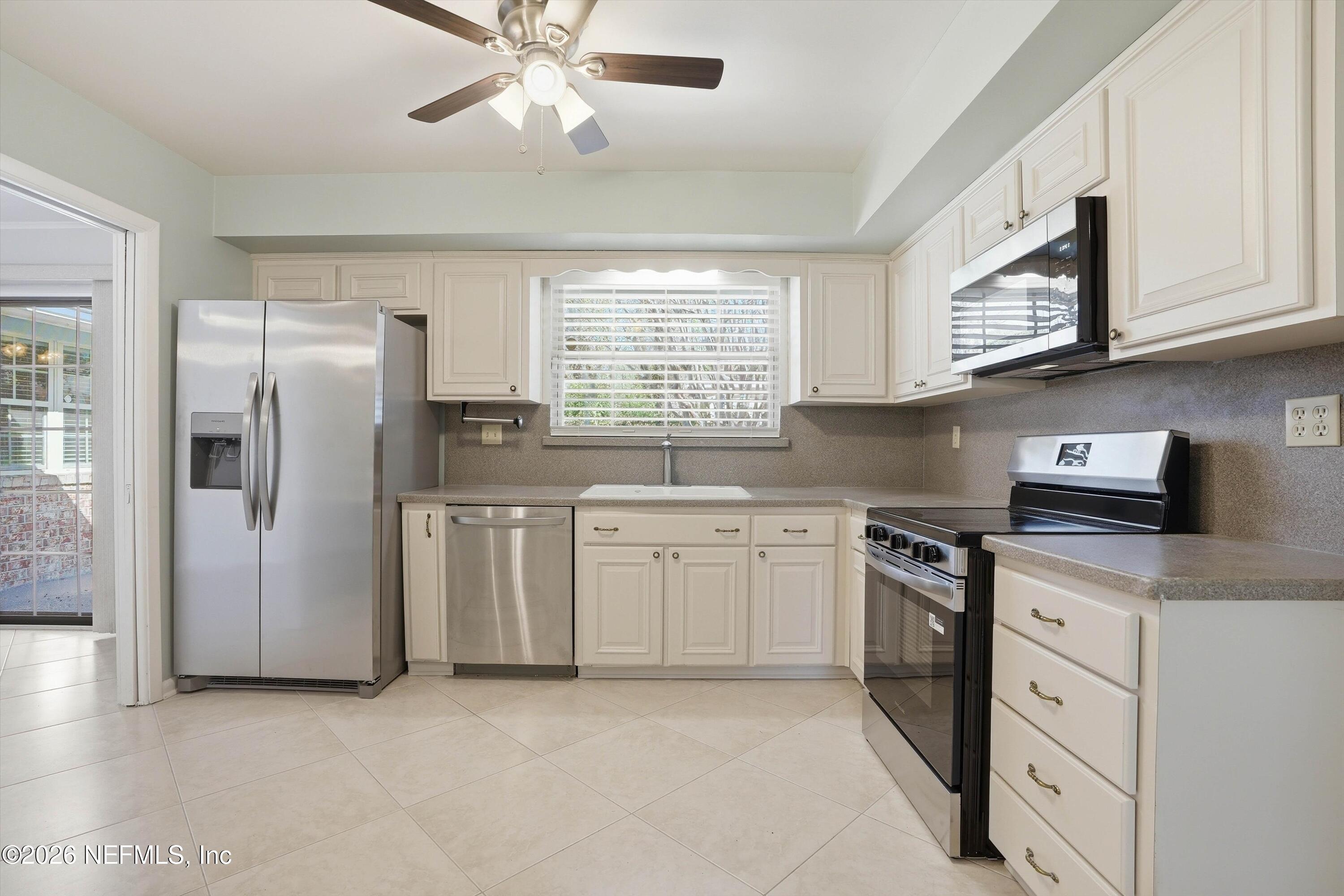 5375 JOHN REYNOLDS Drive