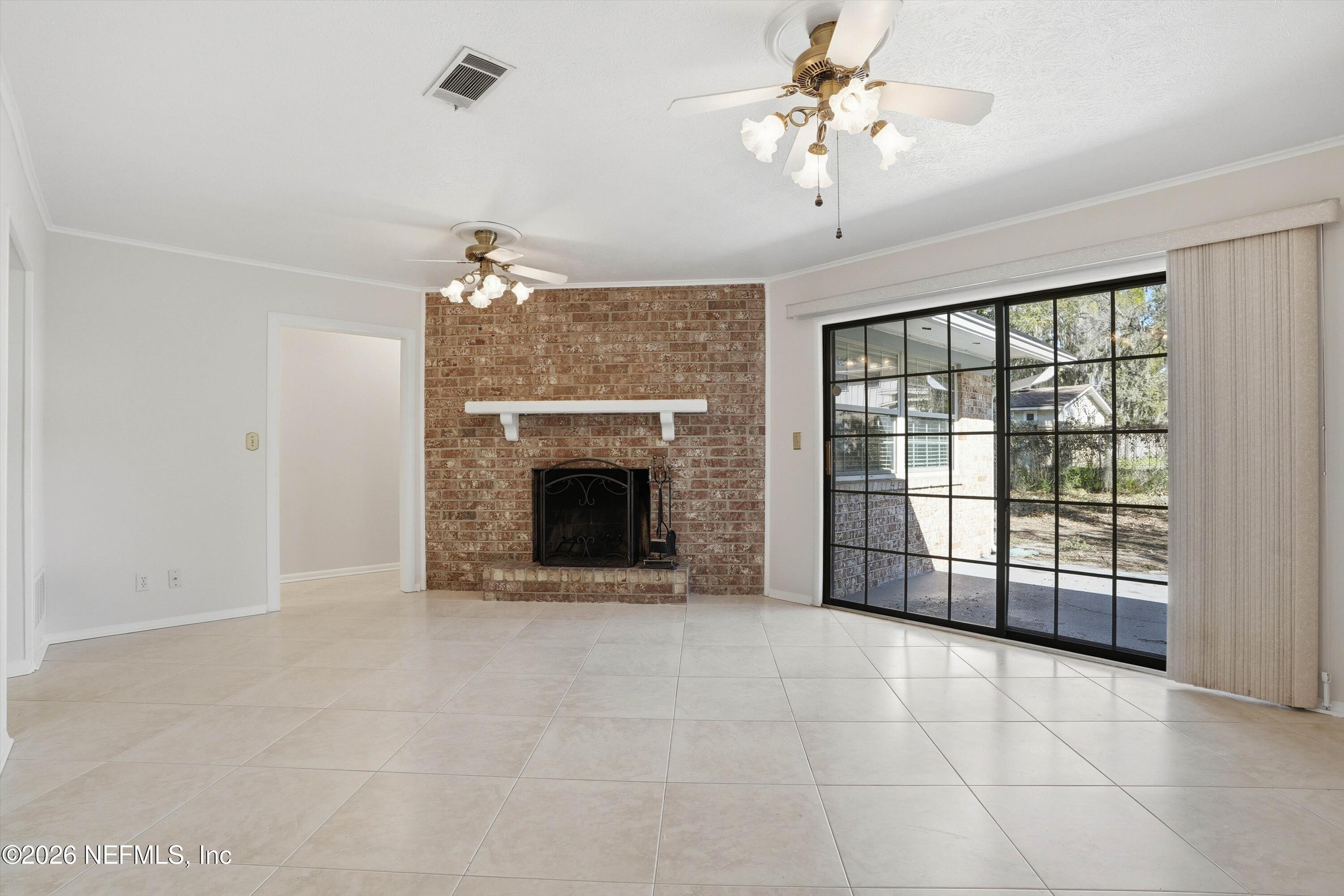 5375 JOHN REYNOLDS Drive