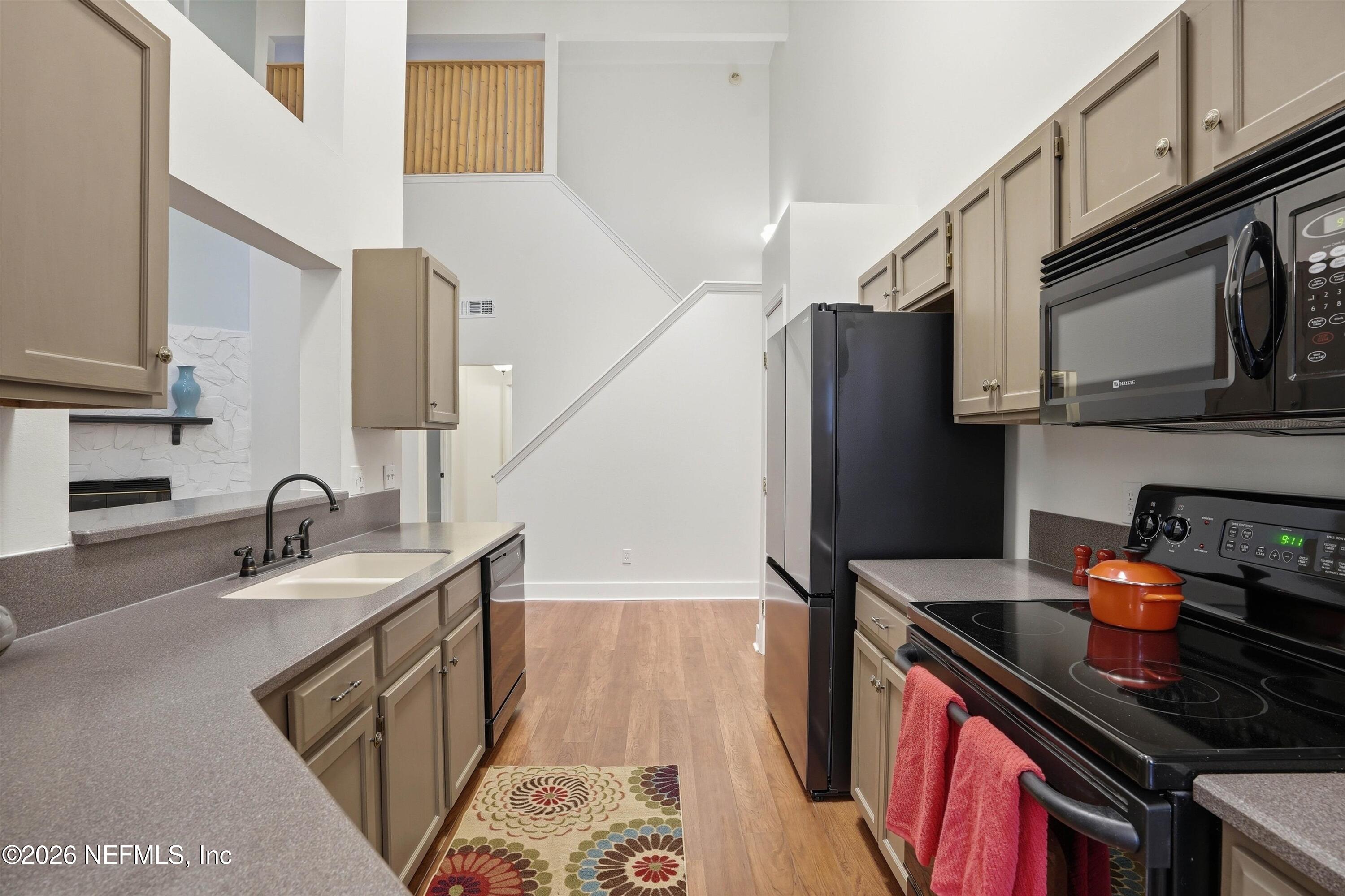 8168 DUNBARTON Court