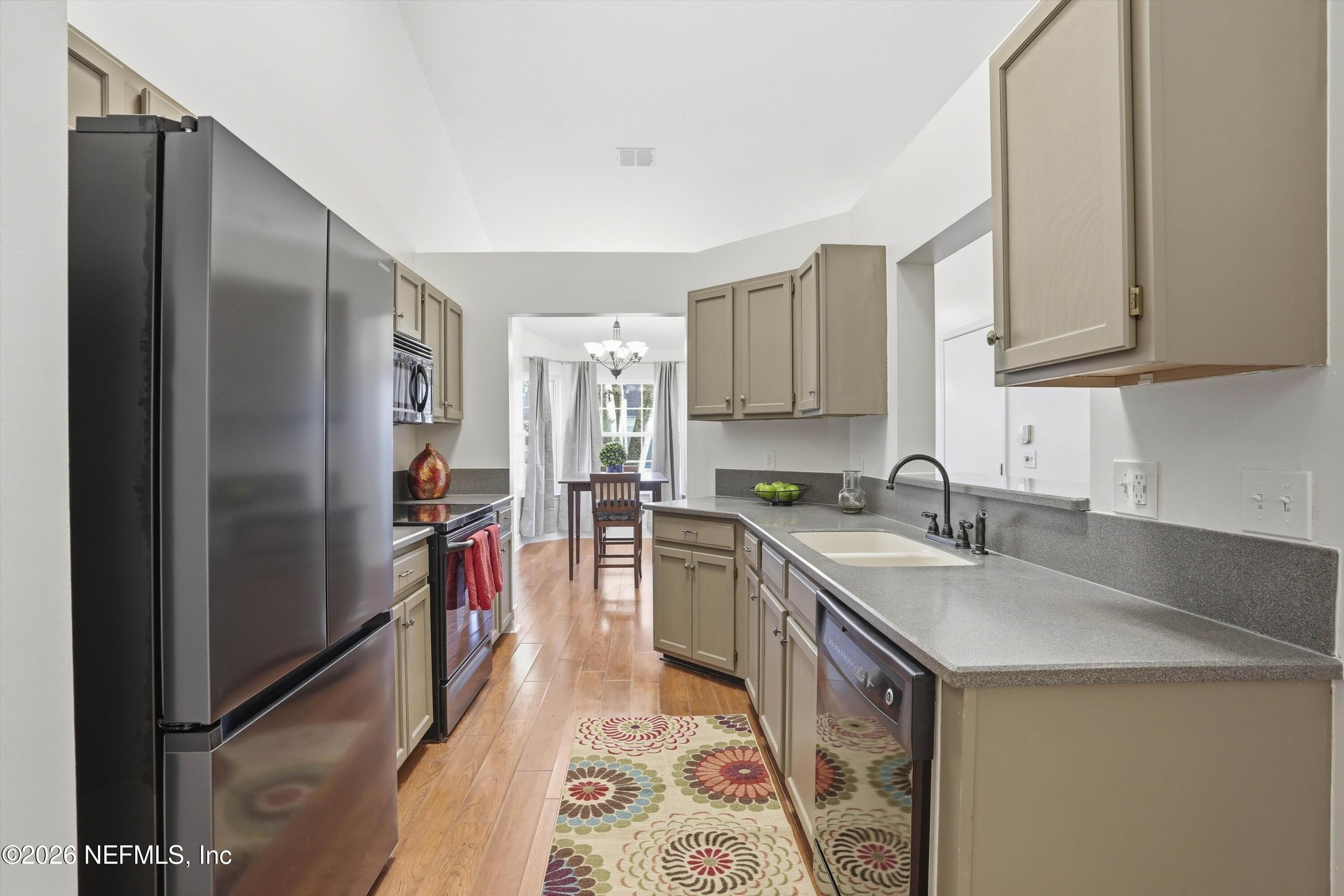 8168 DUNBARTON Court
