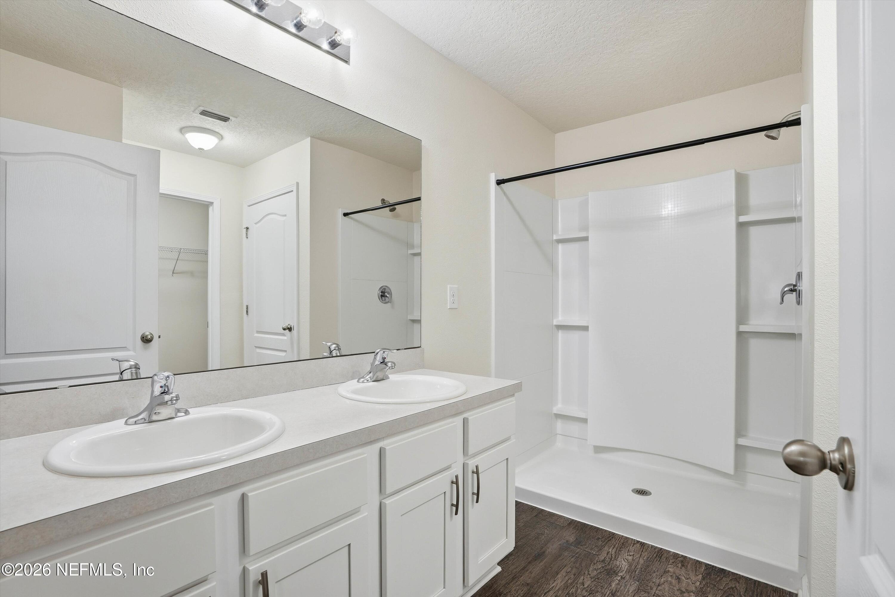 7862 MEADOW WALK Lane