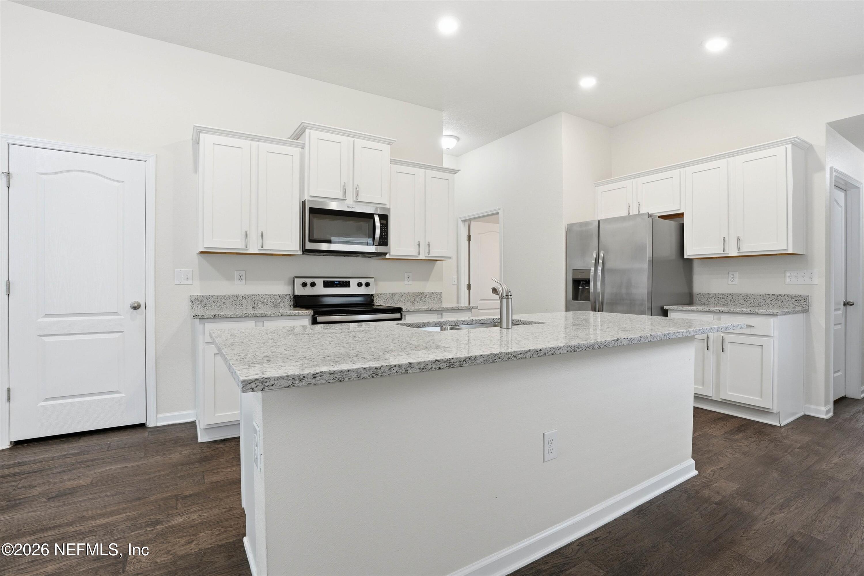 7862 MEADOW WALK Lane