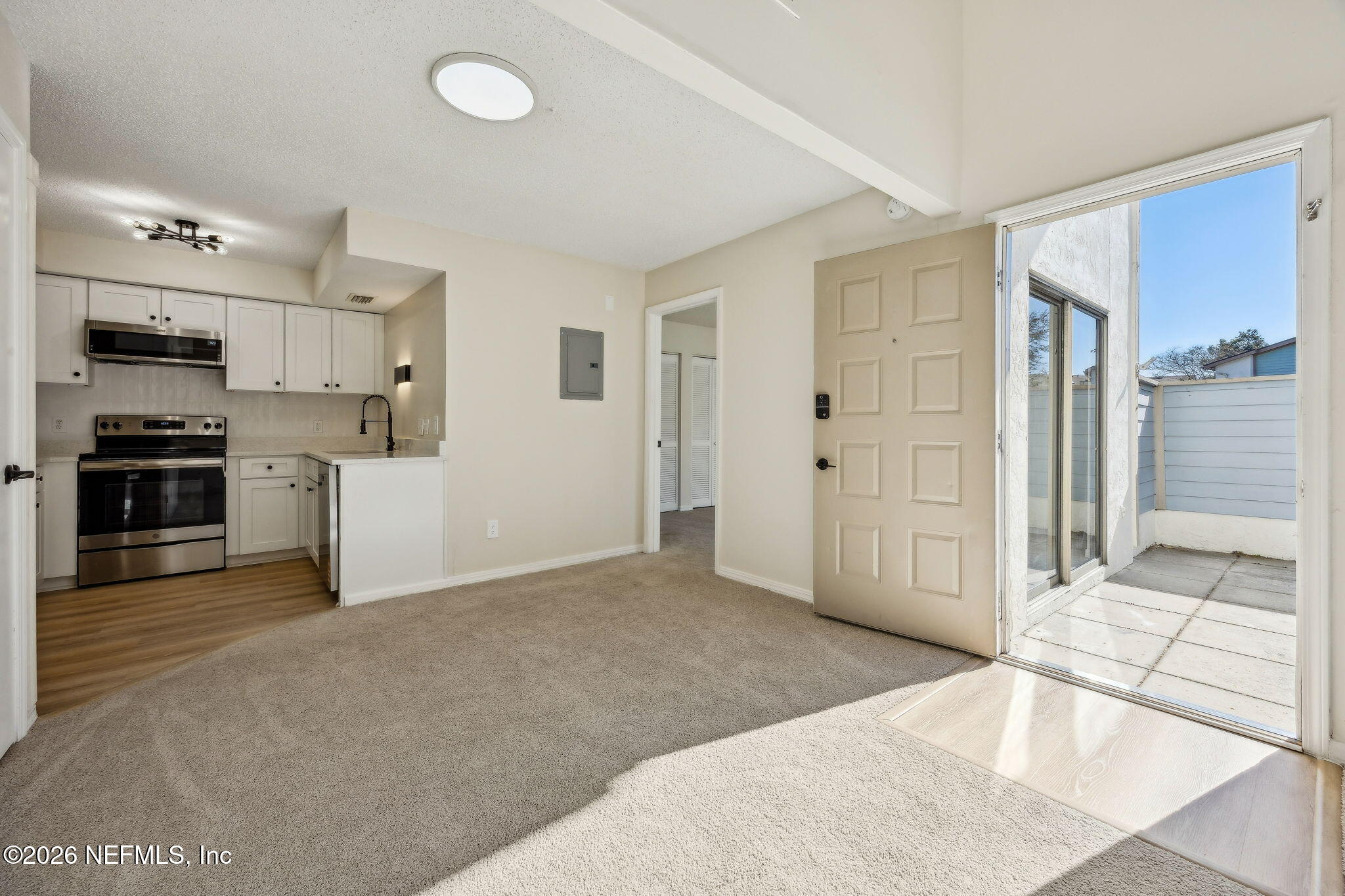 1604 CHALLENGER Court W 1604