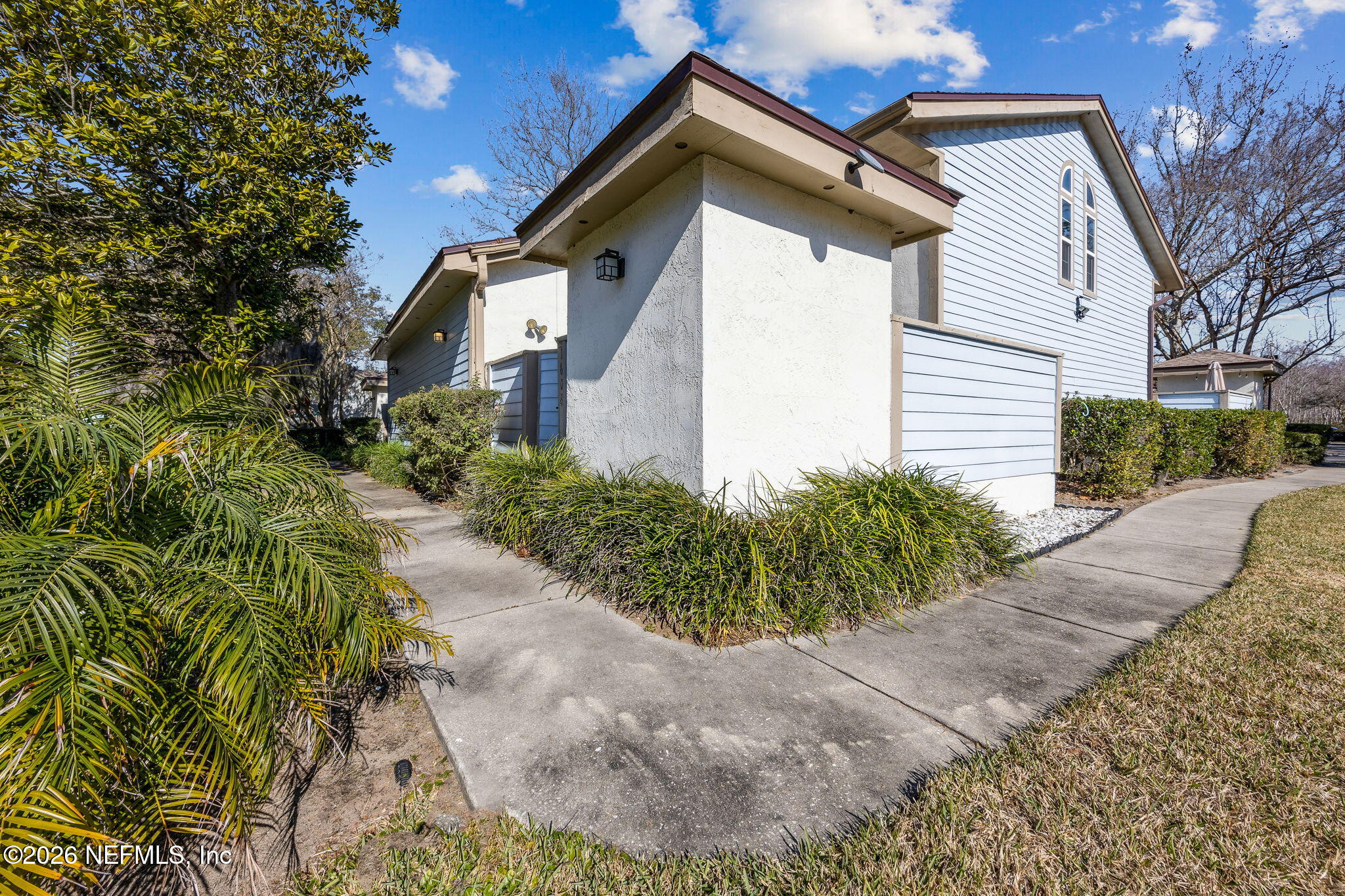 1604 CHALLENGER Court W 1604
