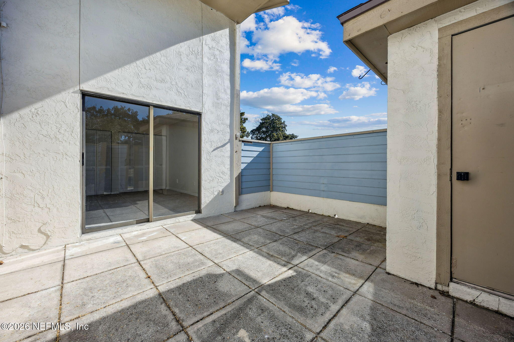 1604 CHALLENGER Court W 1604