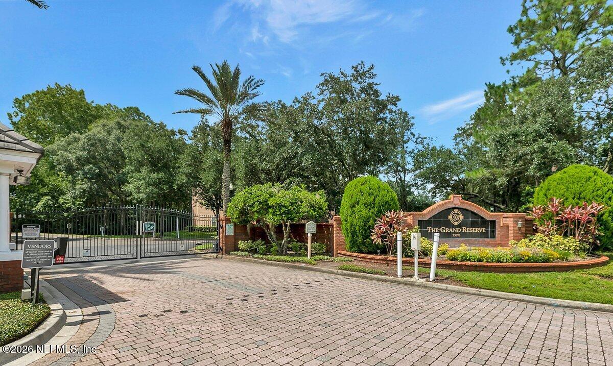 13810 SUTTON PARK Drive 1511