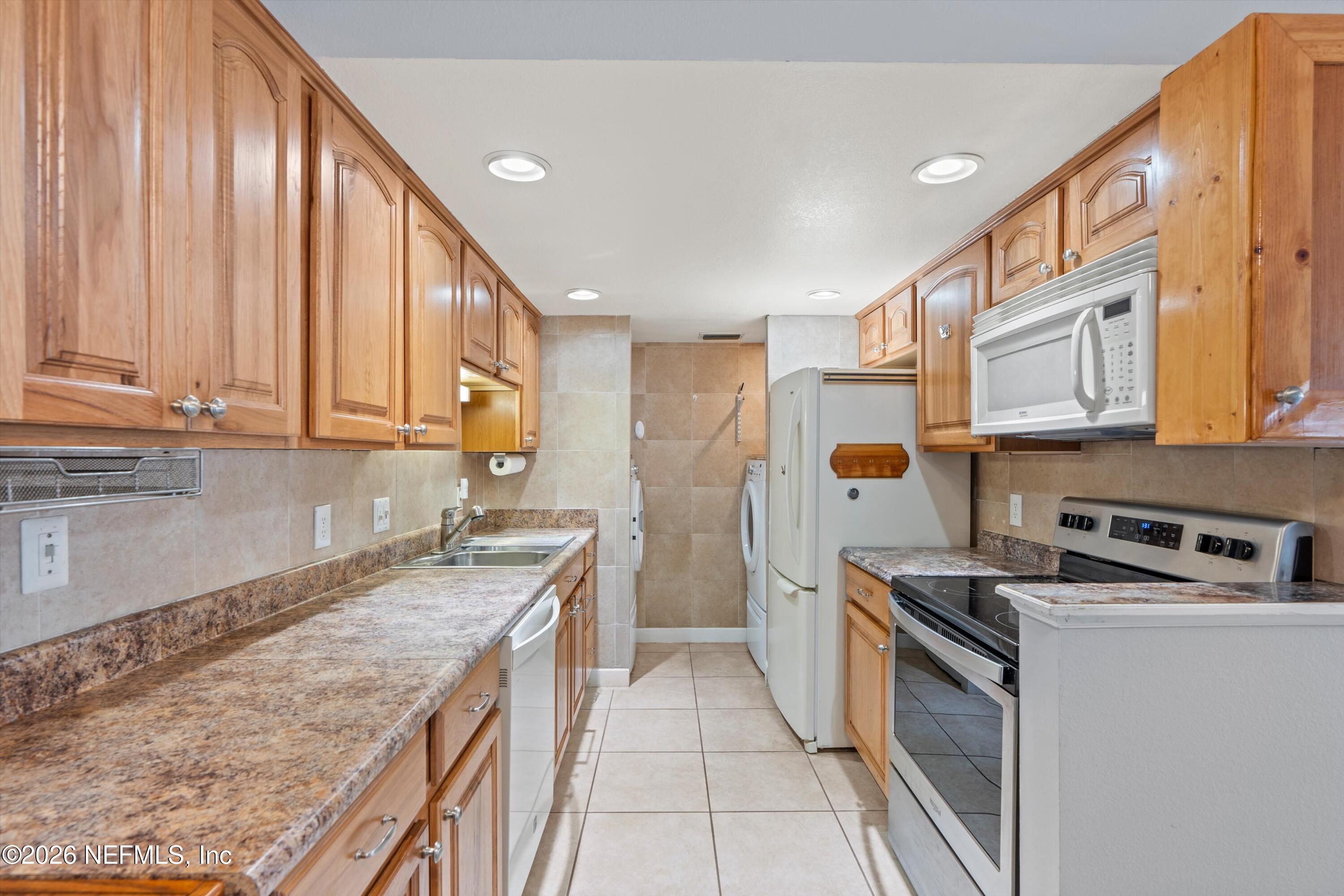 3737 LORETTO Road 803