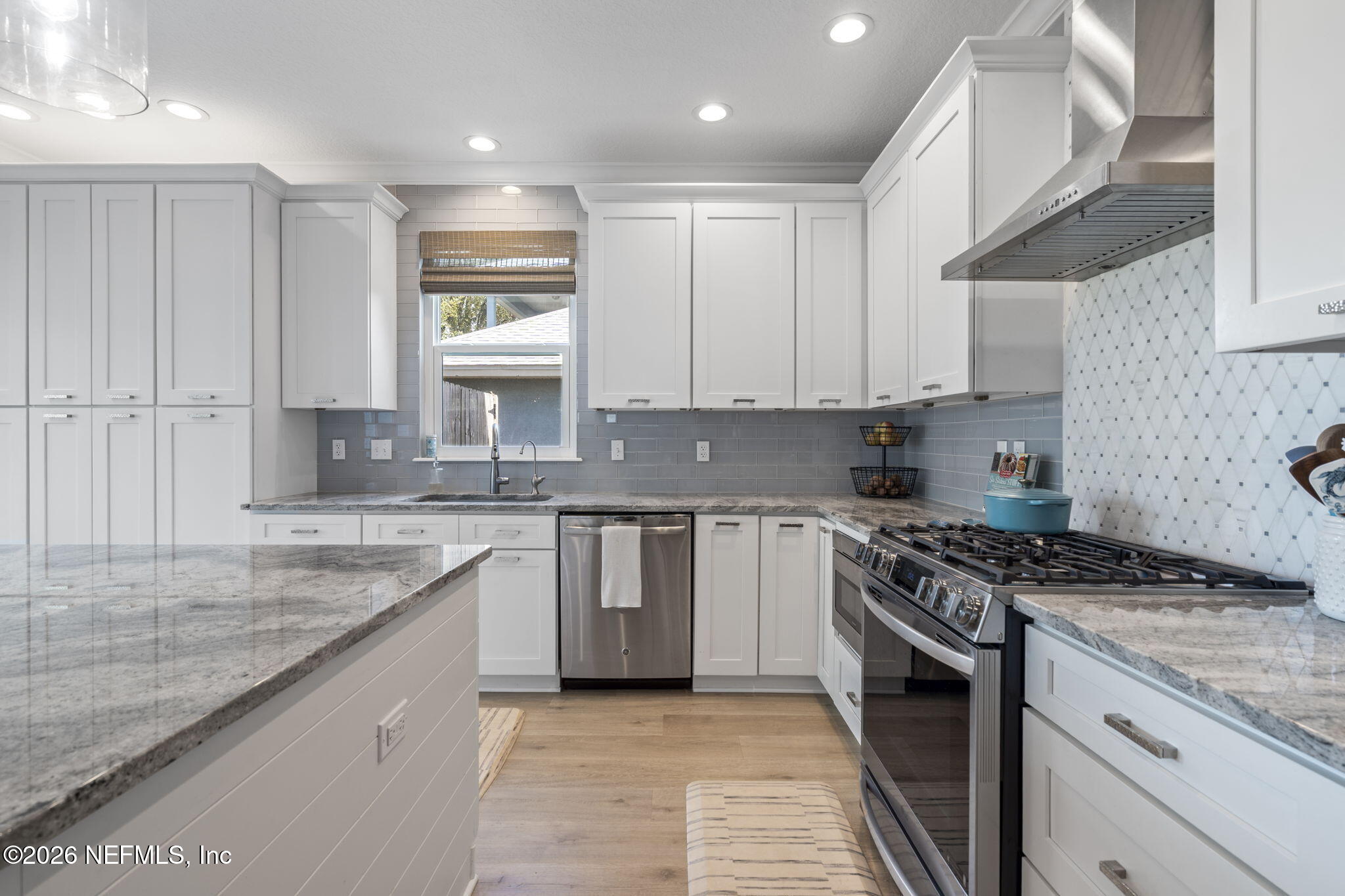 2566 MERRILL Boulevard