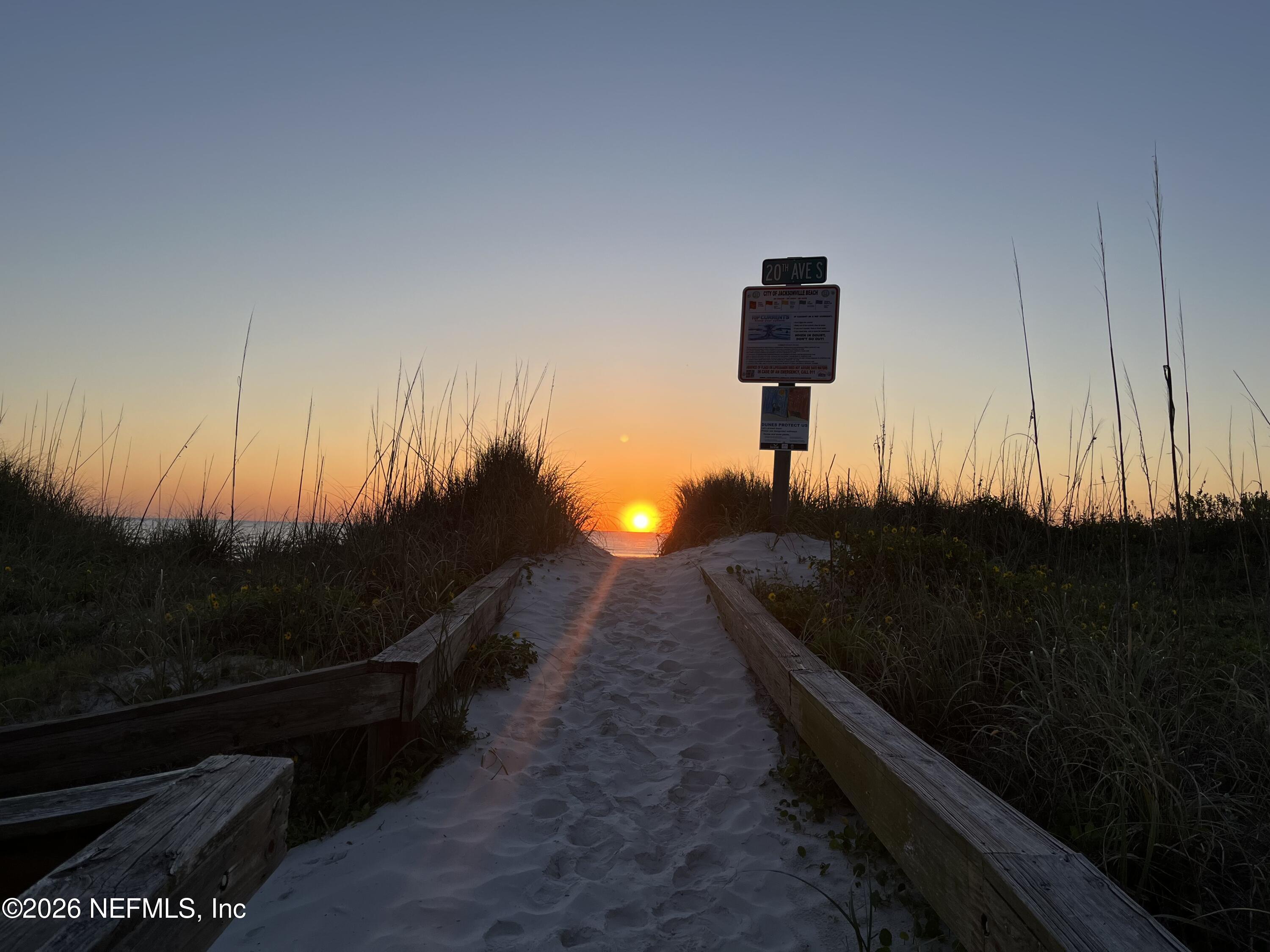 2566 MERRILL Boulevard