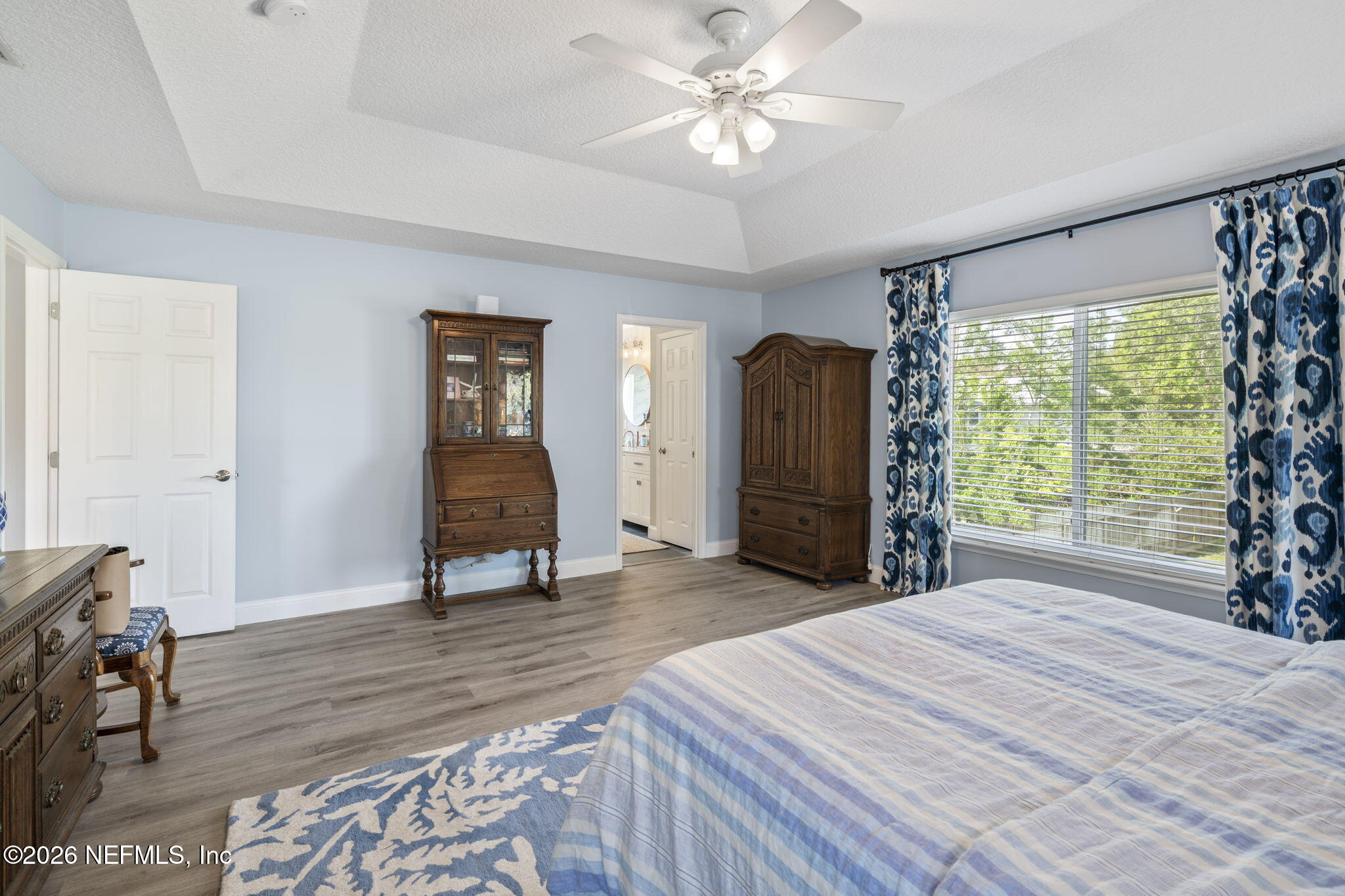 2566 MERRILL Boulevard