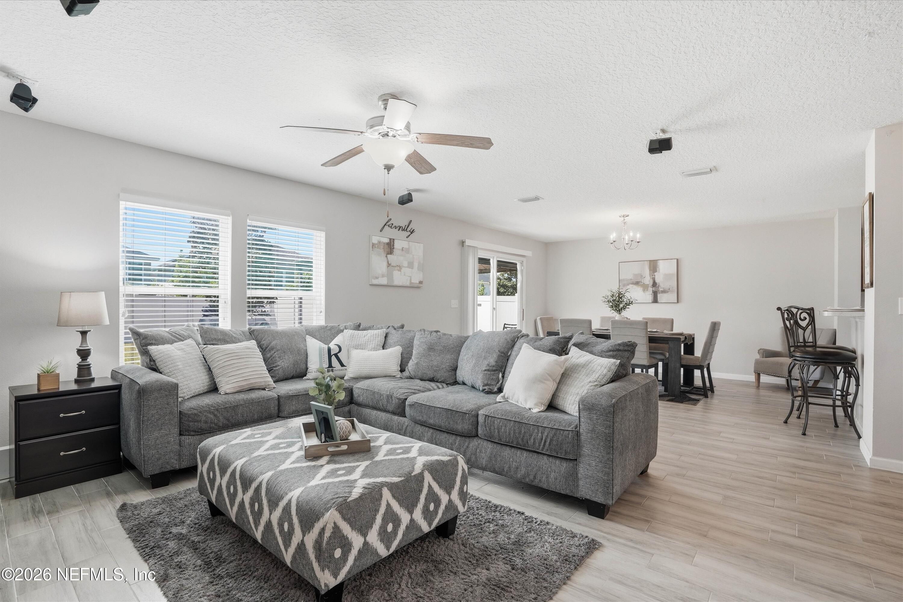 29 AUBURN OAKS Road W