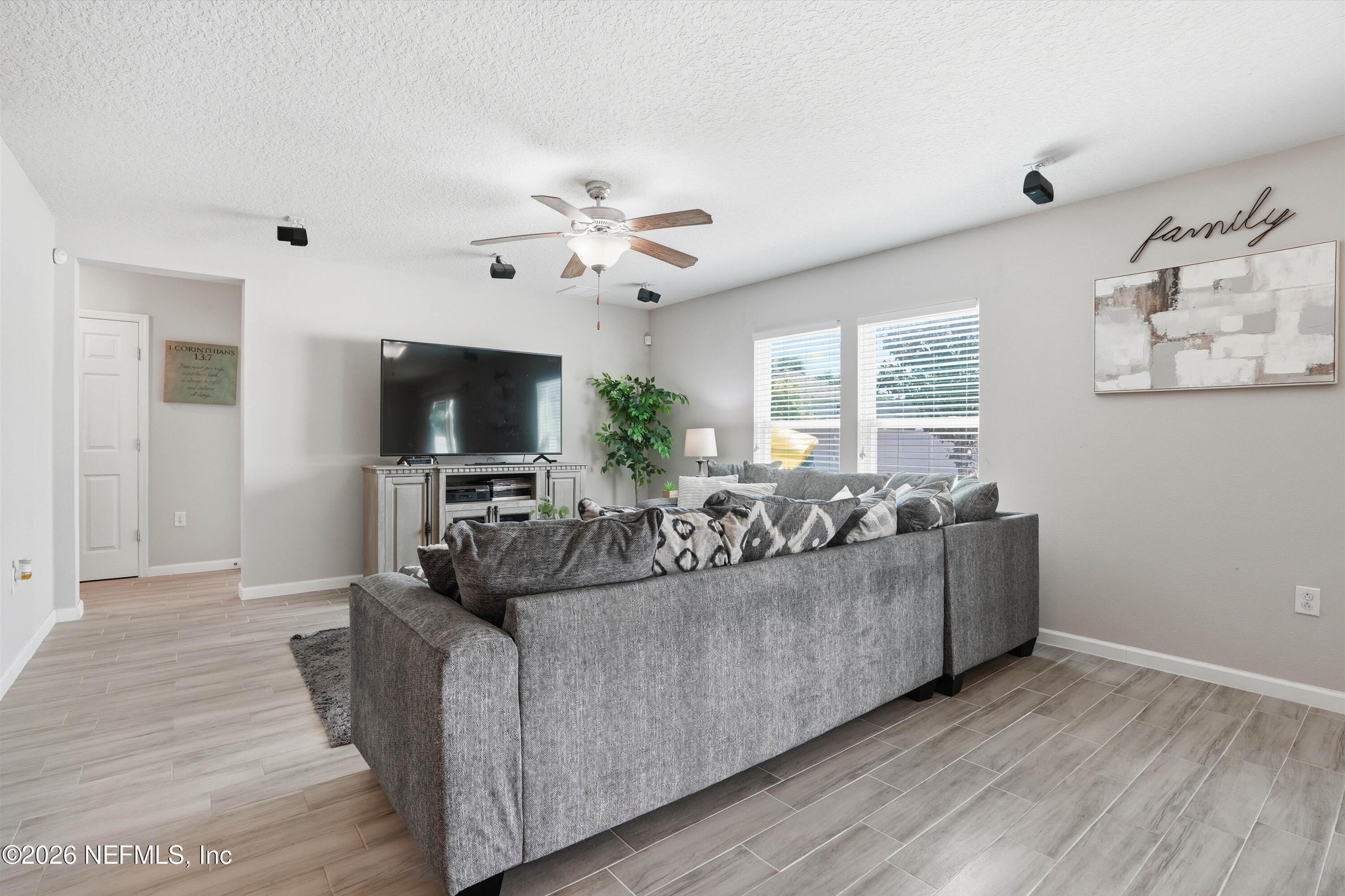 29 AUBURN OAKS Road W
