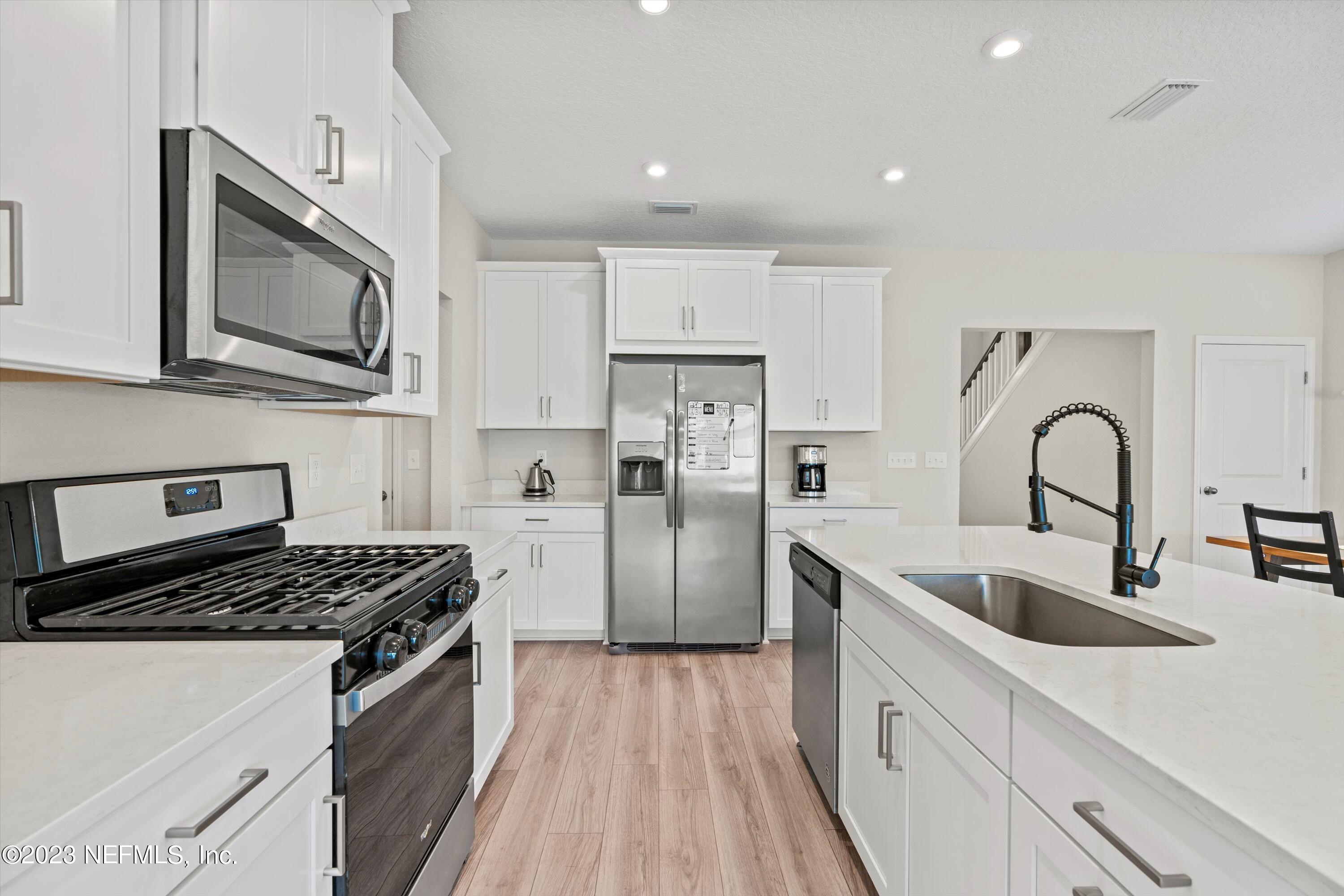 213 DAHLIA FALLS Drive, St. Johns