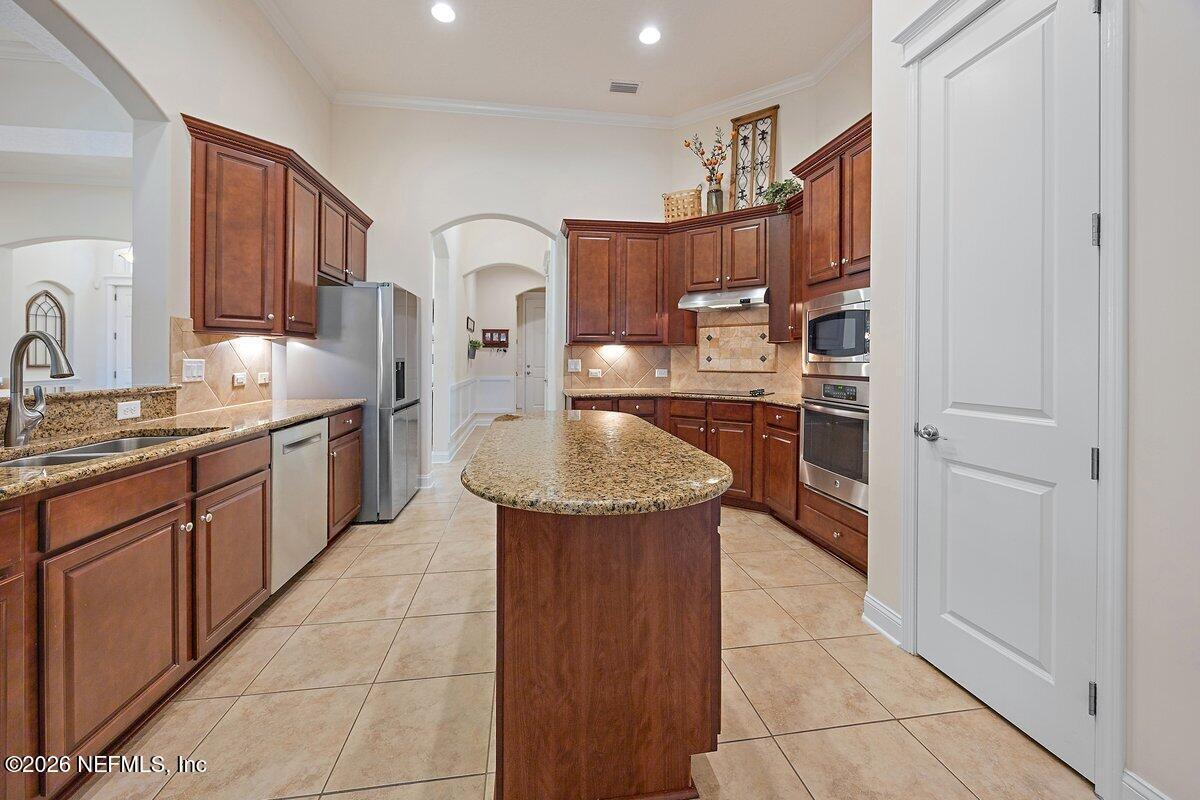 862439 N HAMPTON CLUB Way