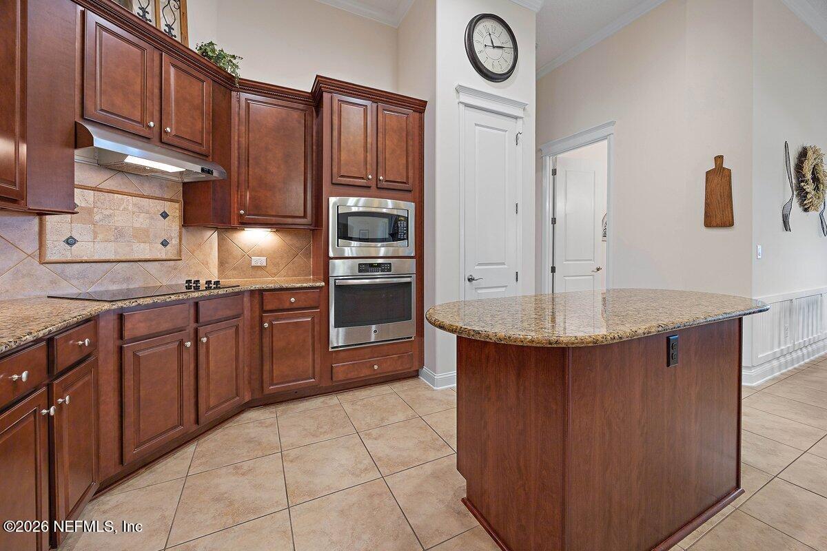 862439 N HAMPTON CLUB Way