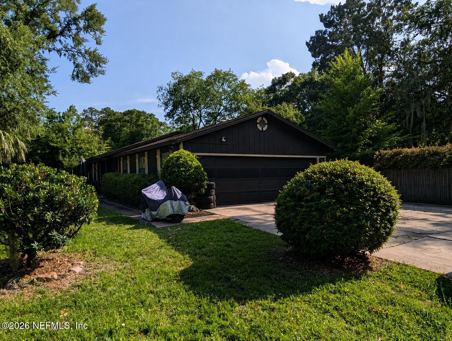 6348 JOHNNIE Circle E
