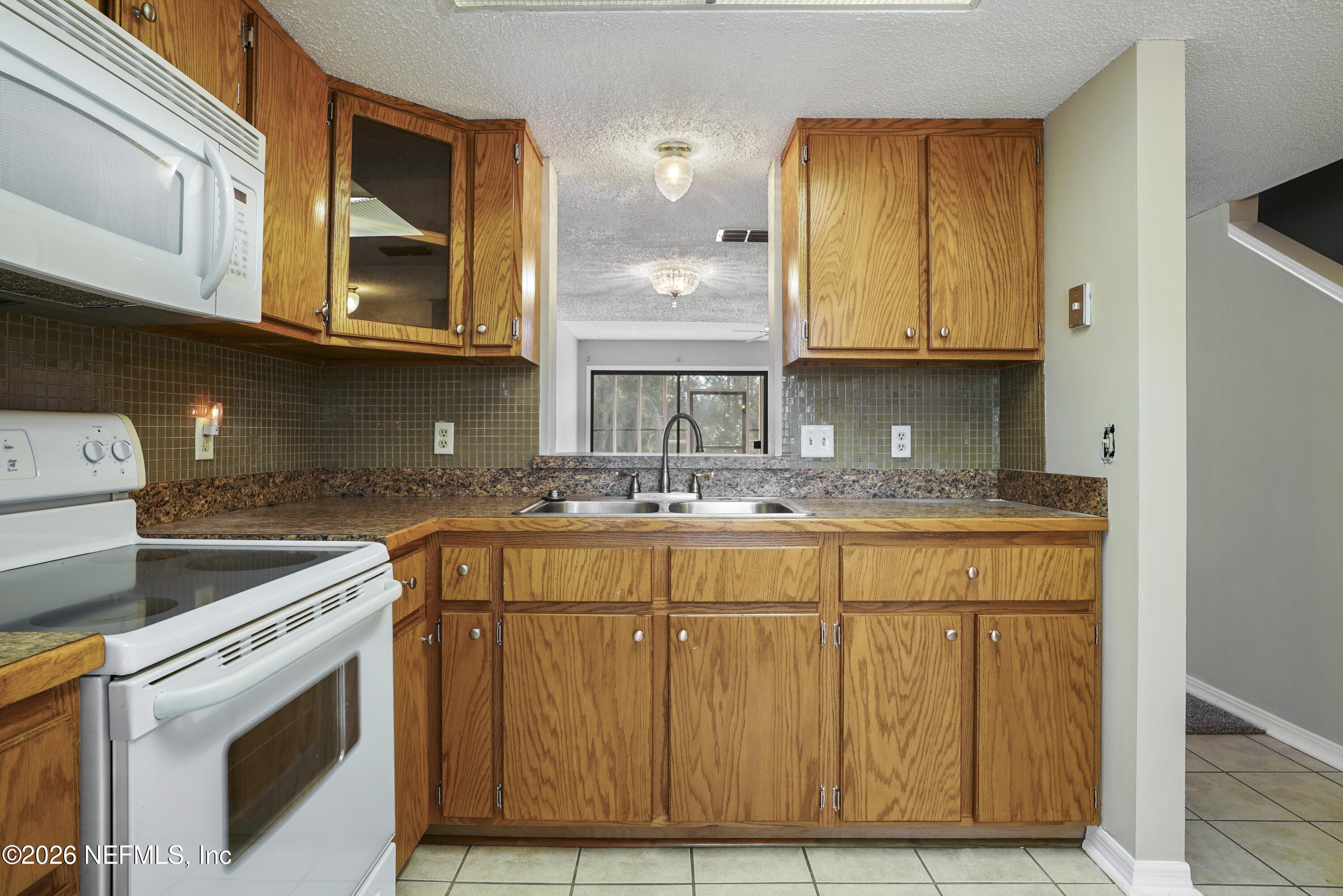 3517 PEELER Road 23